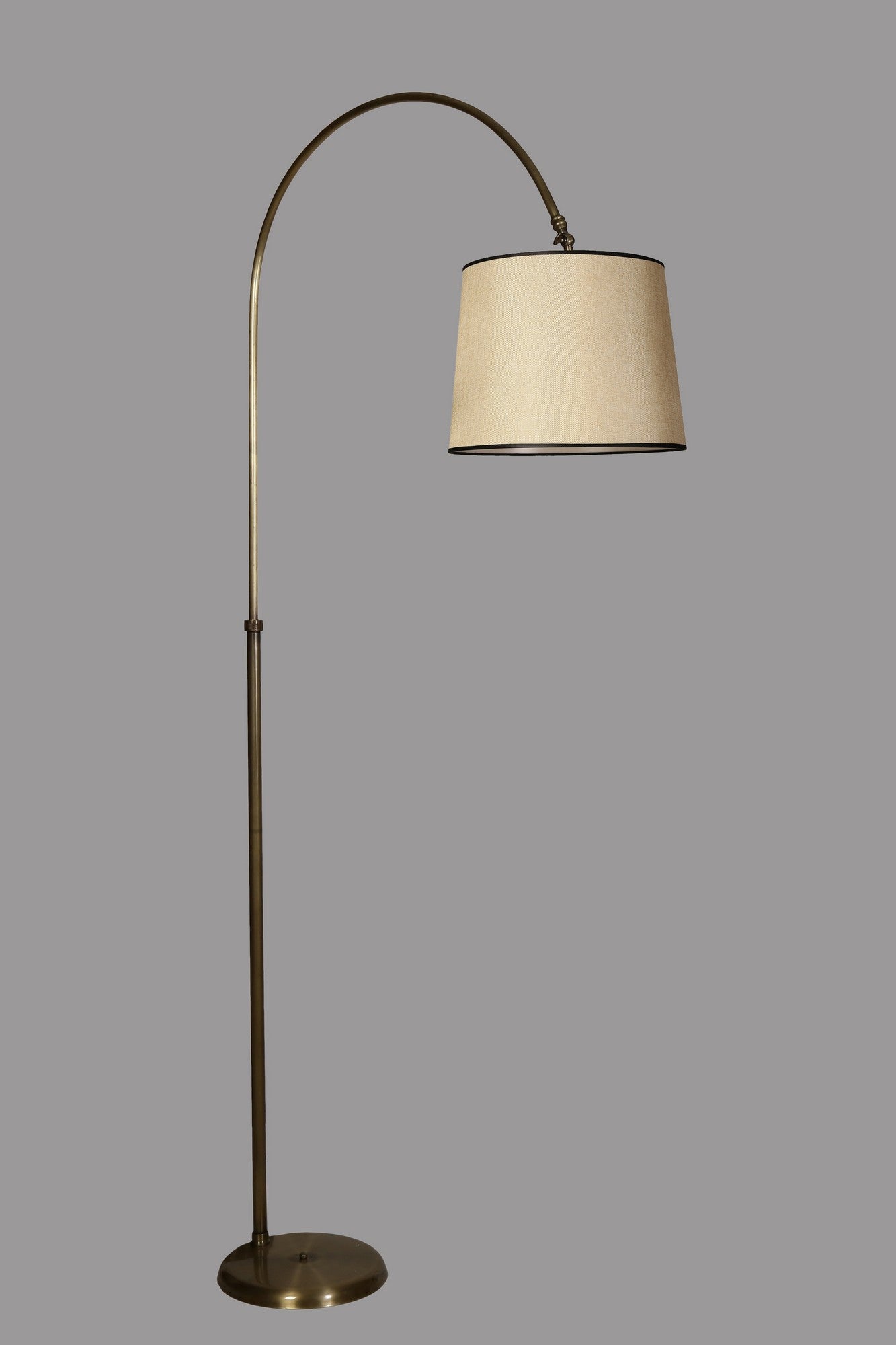 Candeeiro de Pé – 200 cm – Cromado e Bege – Metal