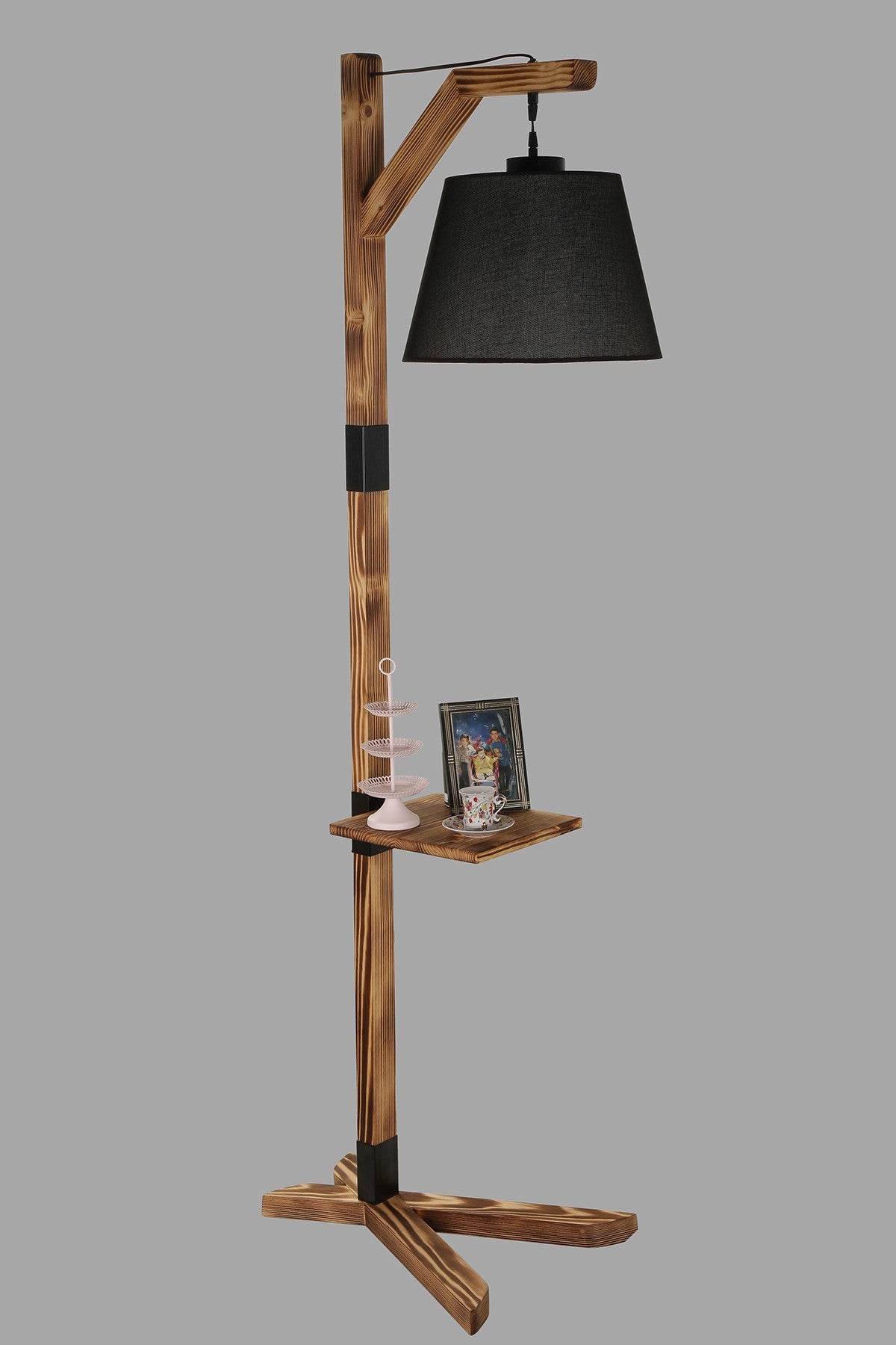 Candeeiro de Pé – 185 cm – Preto – Madeira