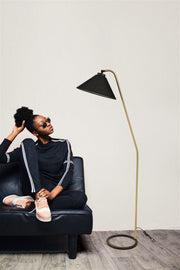 Candeeiro de Pé – 155 cm – Preto – Metal