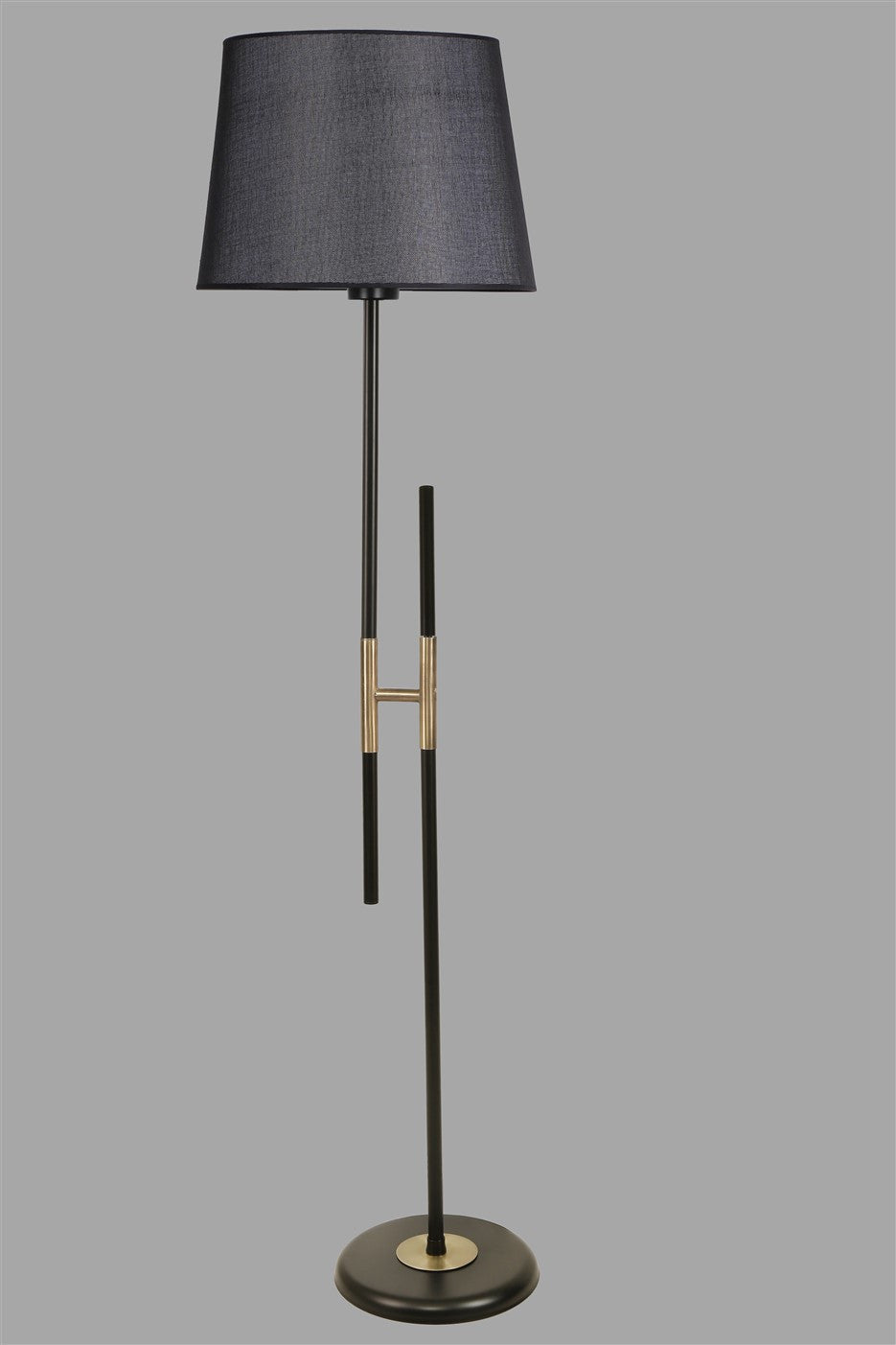 Candeeiro de Pé – 165 cm – Preto – Metal com revestimento cromado