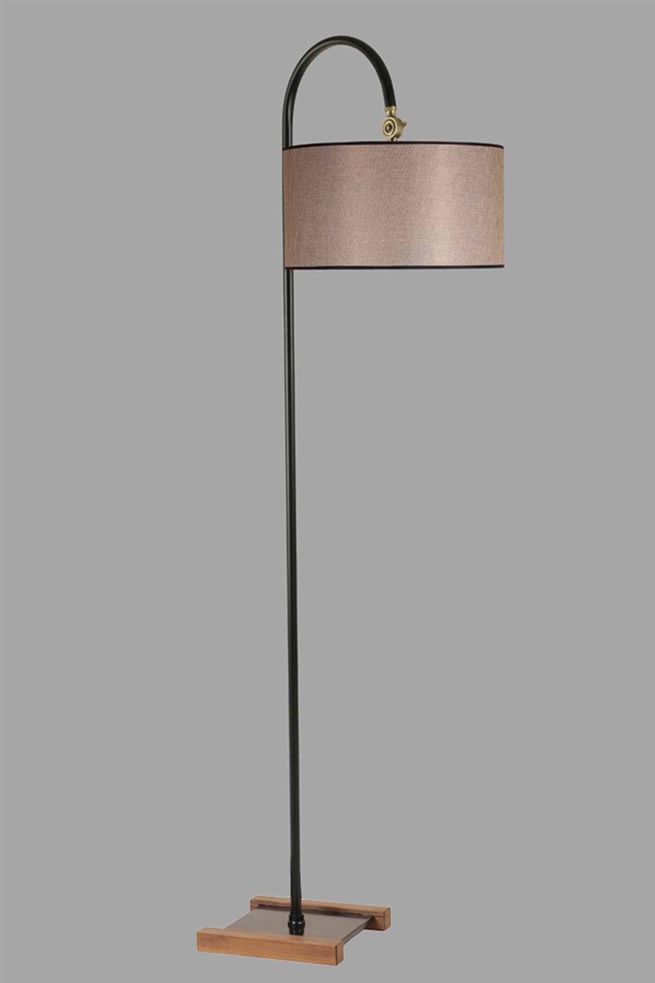 Candeeiro de Pé – 165 cm – Preto e Dourado – Metal