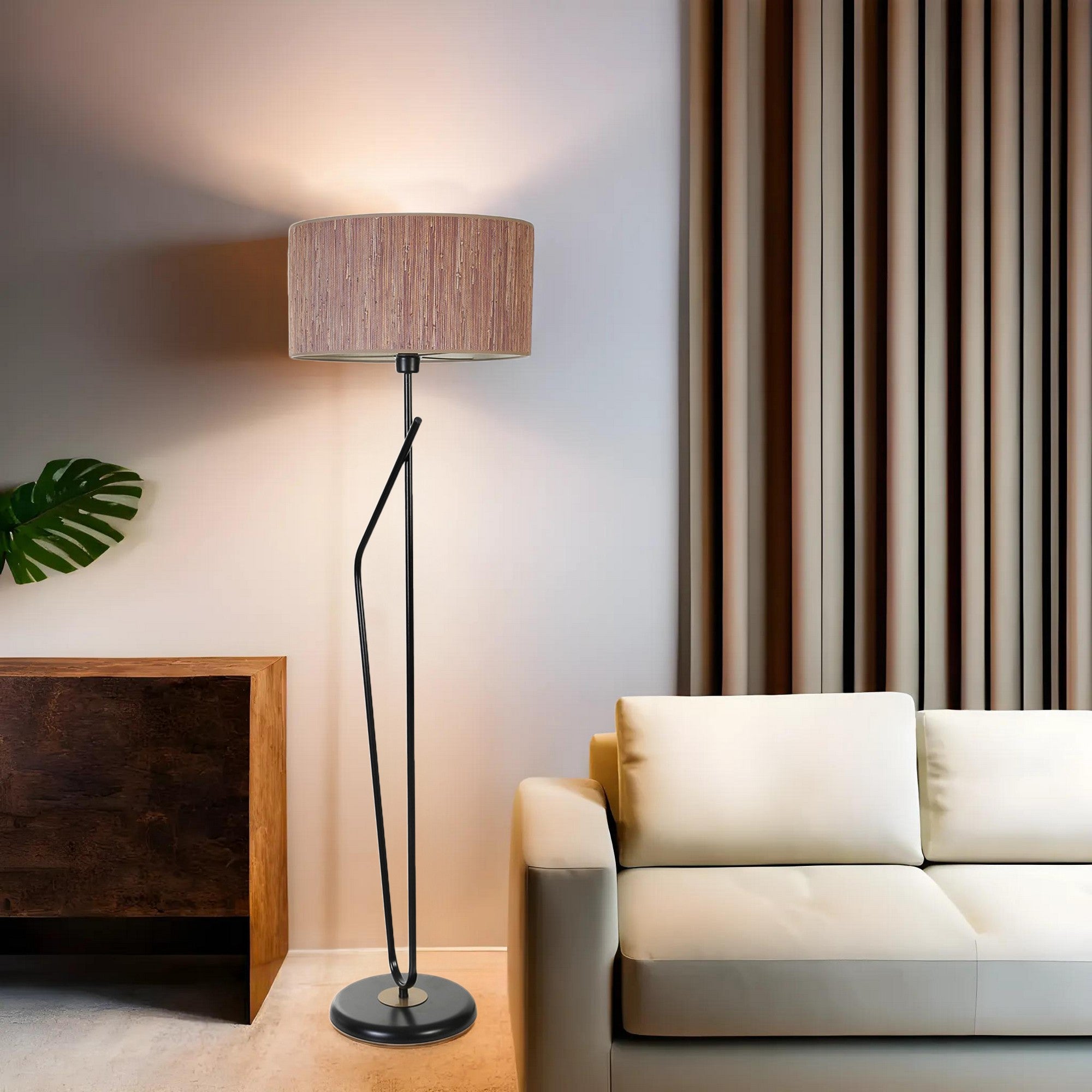 Candeeiro de Pé – 155 cm – Preto – Metal e Tecido