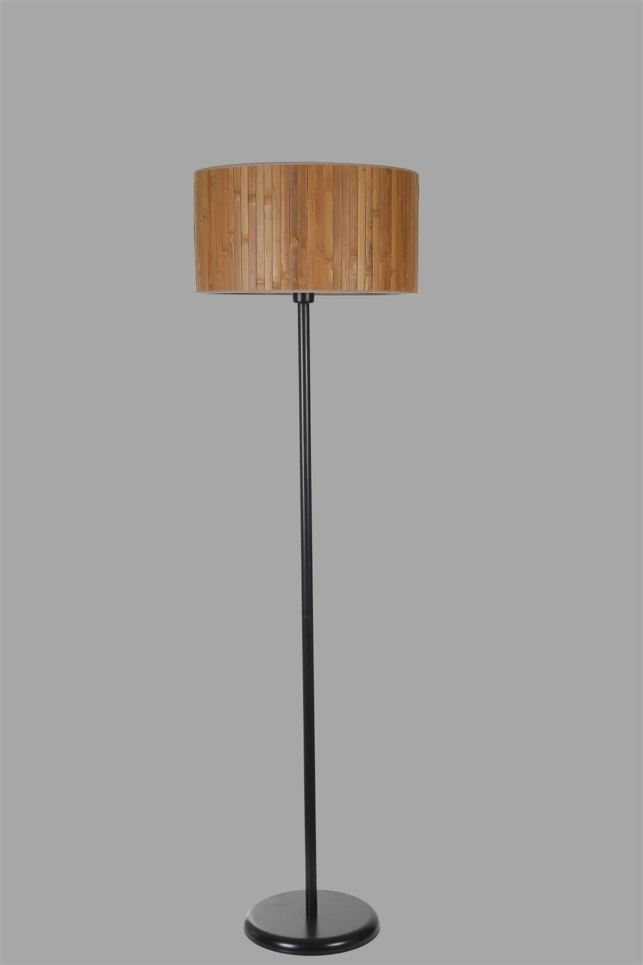 Candeeiro de Pé – 162 cm – Preto e Madeira – Metal e Bambu