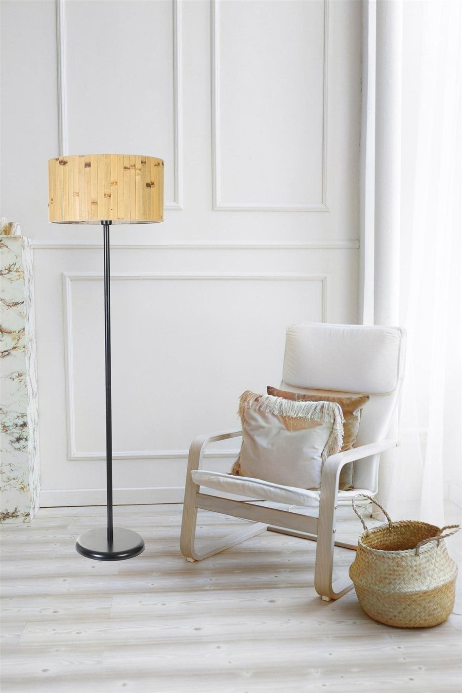 Candeeiro de Pé – 162 cm – Preto e Carvalho – Metal e Bambu