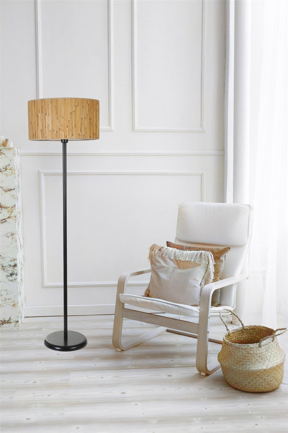 Candeeiro de Pé – 162 cm – Preto e Carvalho – Metal e Bambu