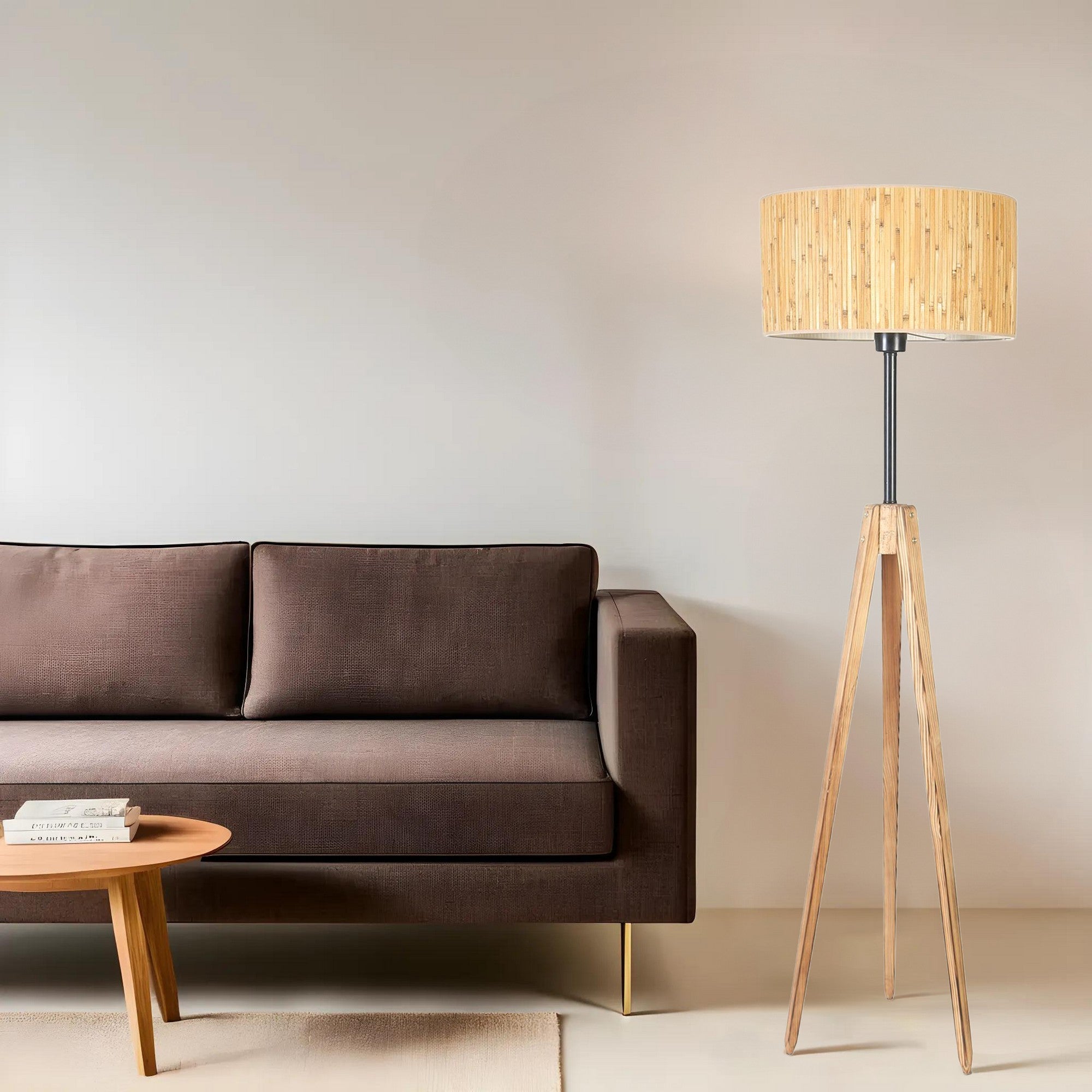 Candeeiro de Pé – 155 cm – Carvalho e Preto – Madeira e Metal