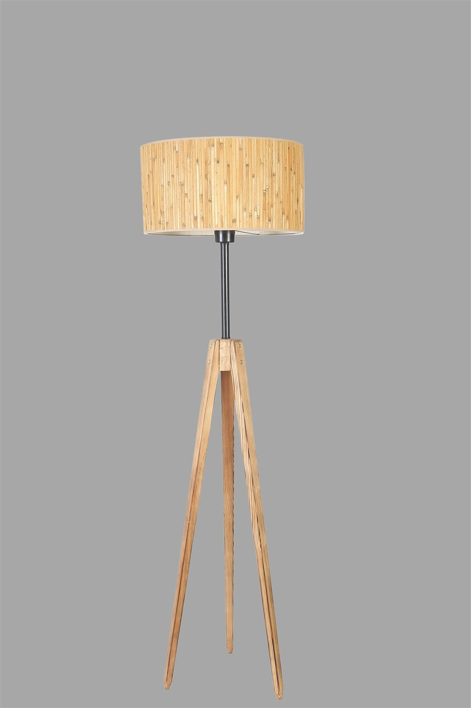 Candeeiro de Pé – 155 cm – Carvalho e Preto – Madeira e Metal