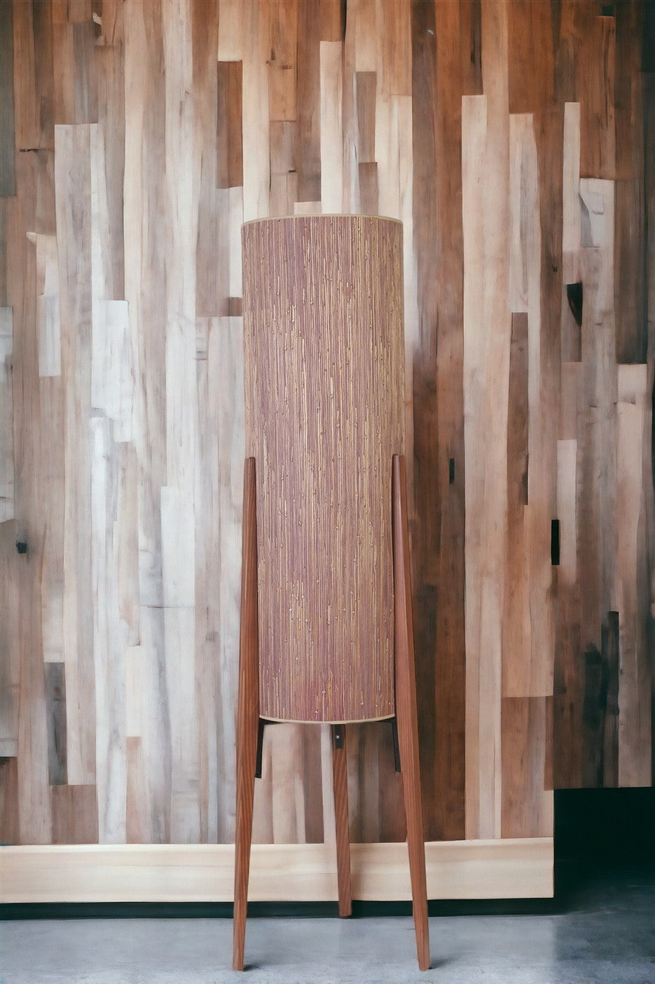 Candeeiro de Pé – 140 cm – Cor Noz – Metal ou Madeira