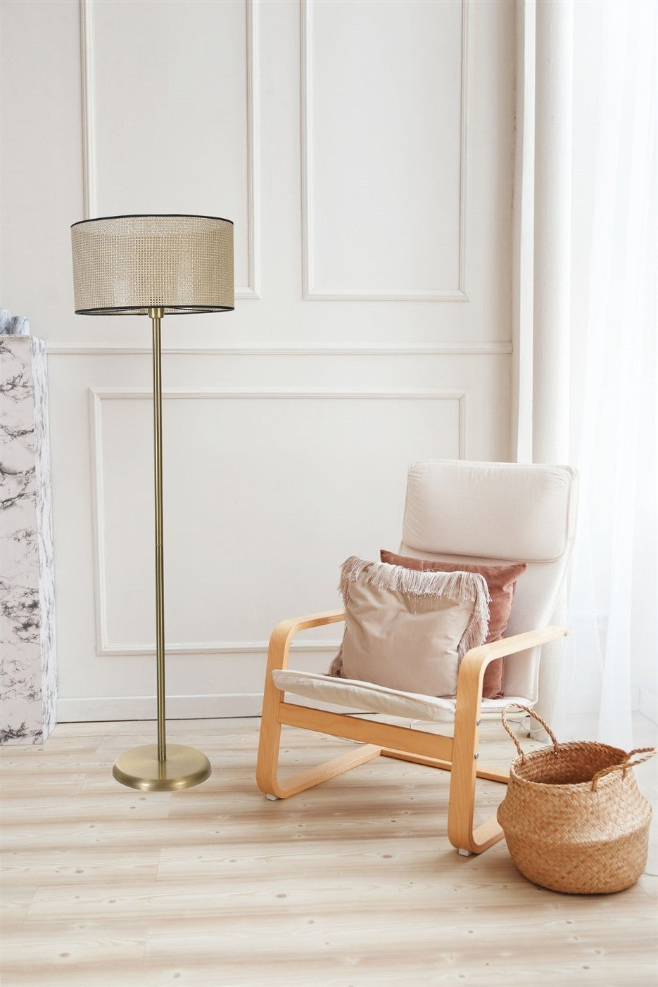 Candeeiro de Pé – 162 cm – Dourado – Metal e Bambu