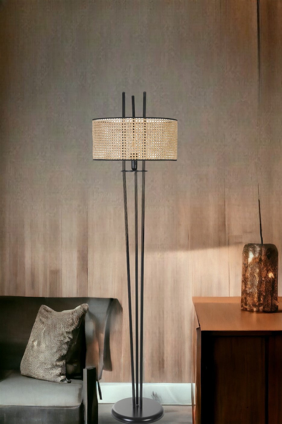 Candeeiro de Pé – 165 cm – Preto e Dourado – Metal
