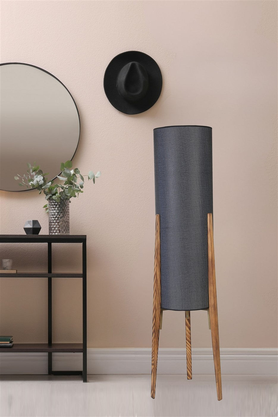 Candeeiro de Pé – 140 cm – Preto e Marrom – Metal ou Madeira