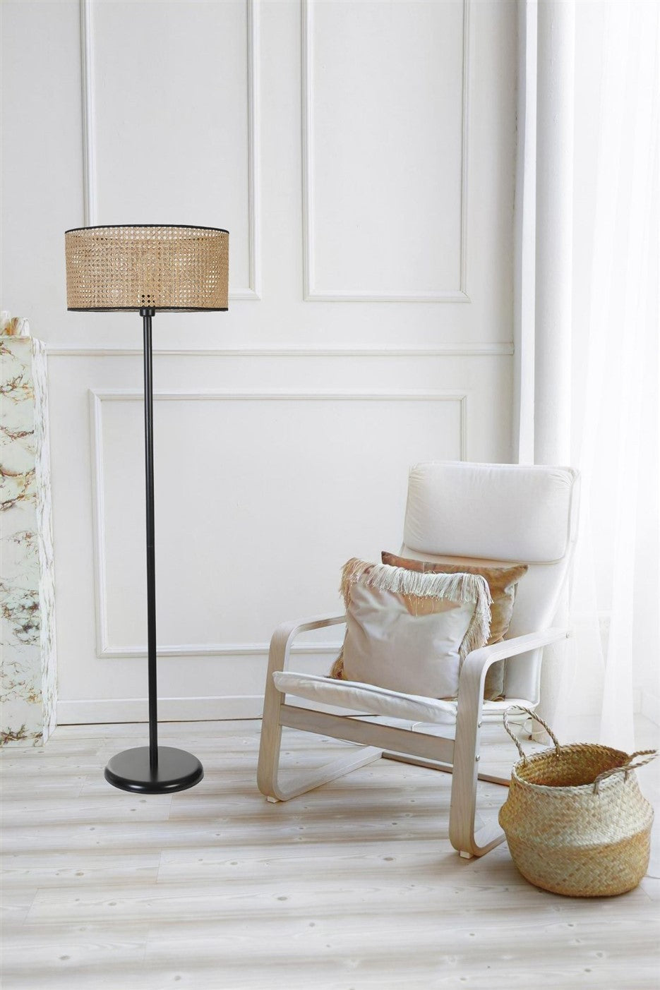 Candeeiro de Pé – 162 cm – Carvalho e Preto – Metal