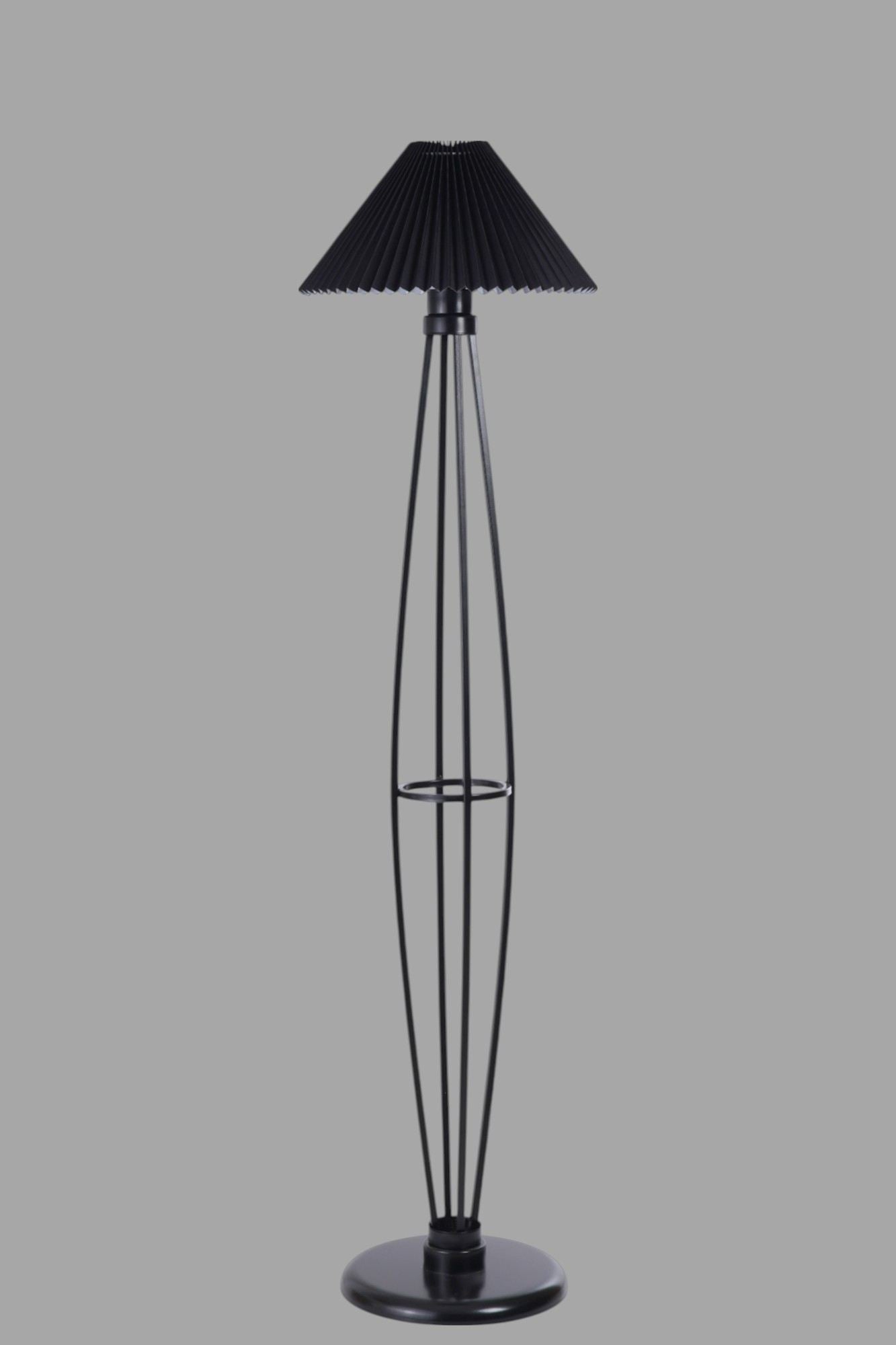Candeeiro de Pé – 145 cm – Preto – Metal
