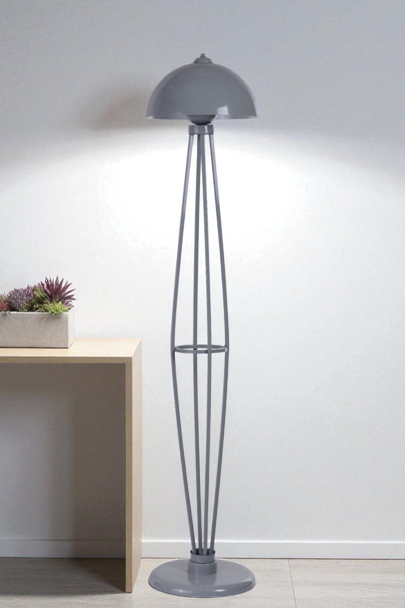 Candeeiro de Pé – 150 cm – Cinza – Metal