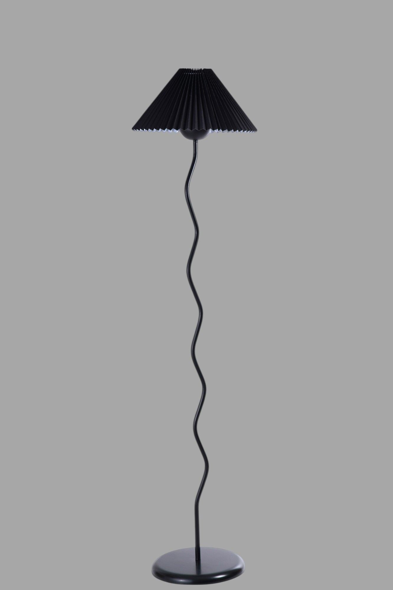 Candeeiro de Pé – 155 cm – Preto – Metal com PVC