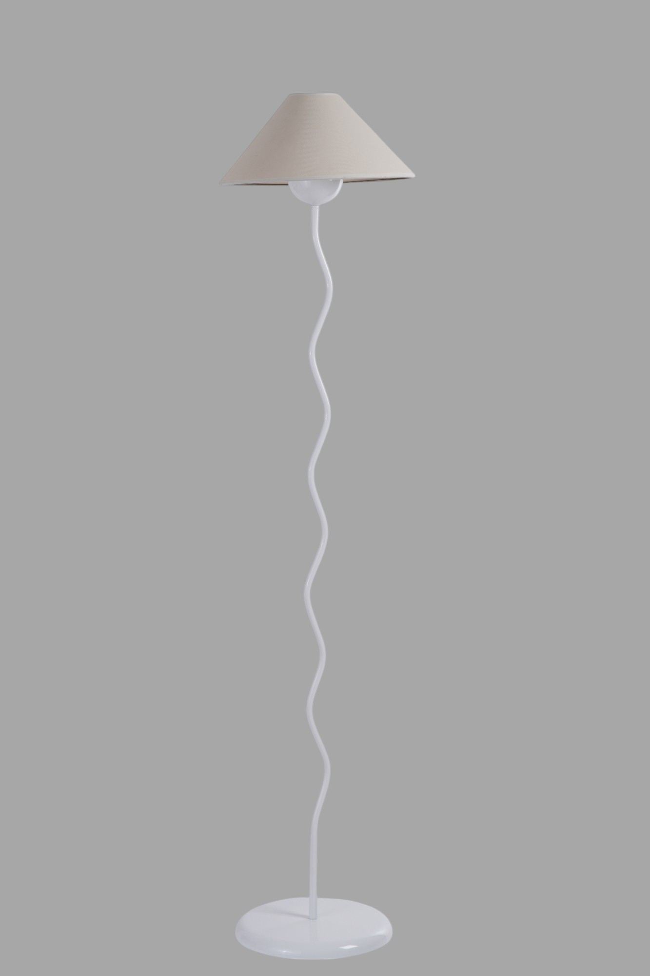 Candeeiro de Pé – 155 cm – Branco – Metal