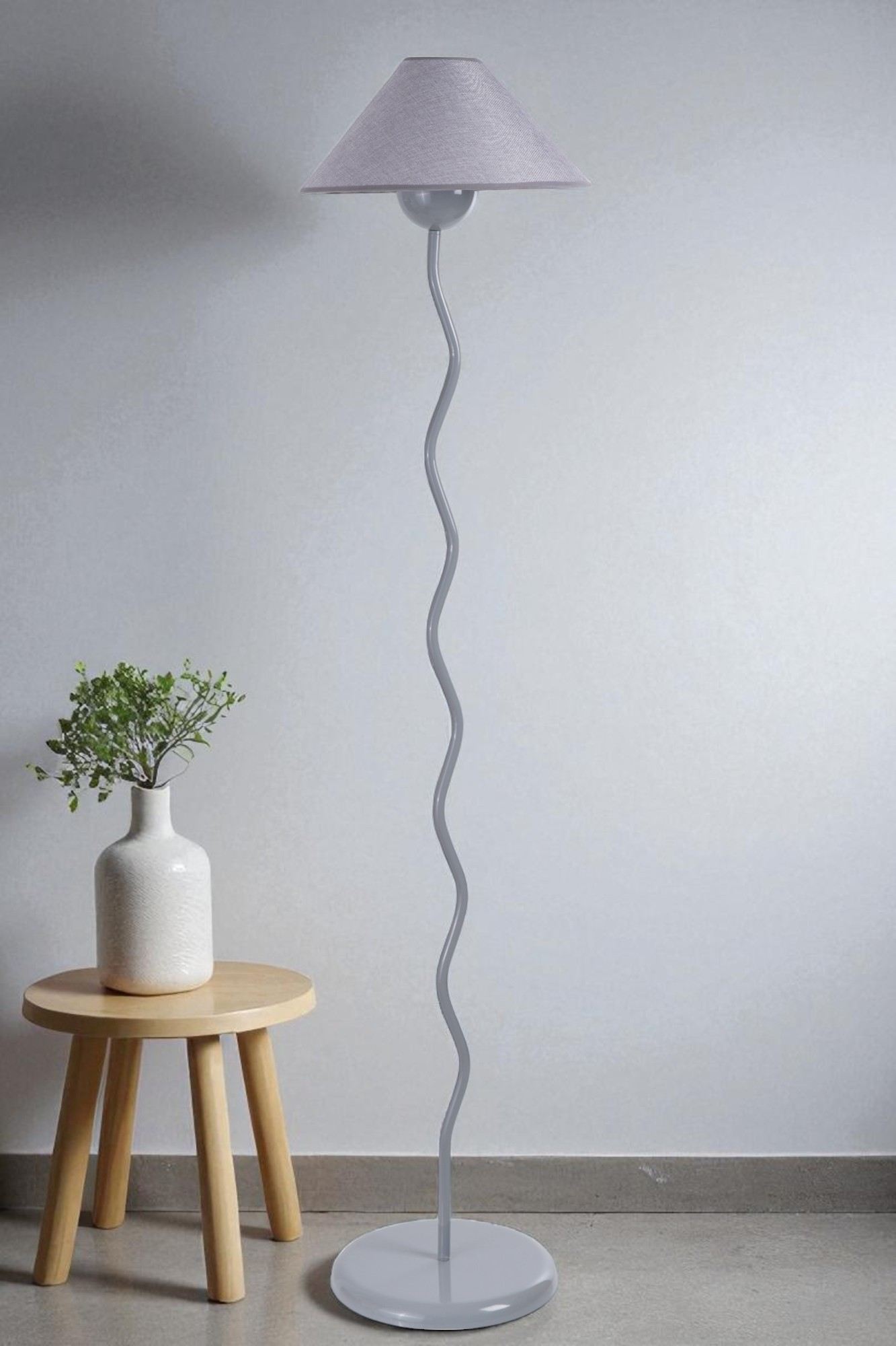 Candeeiro de Pé – 155 cm – Cinza – Metal