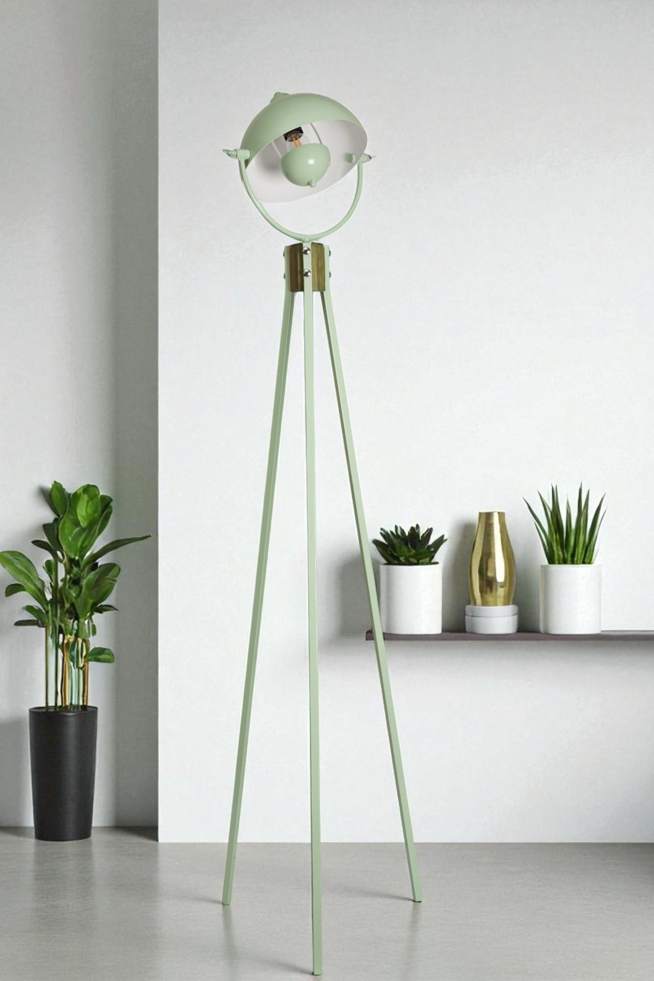Candeeiro de Pé – 165 cm de Altura – Menta – Metal