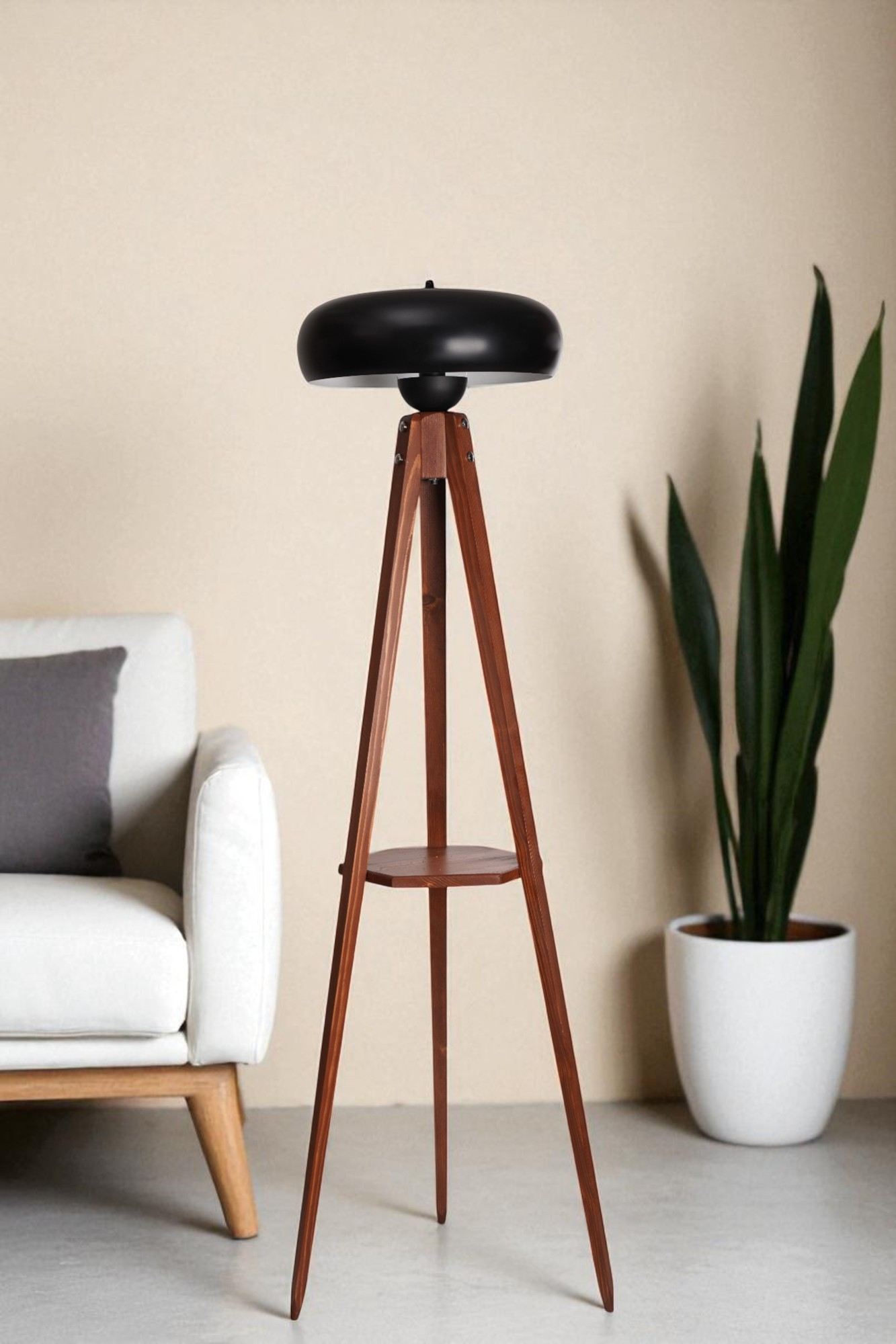 Candeeiro de Pé com Corpo de Madeira e Base de Metal – 145 cm de Altura – Preto e Nogueira