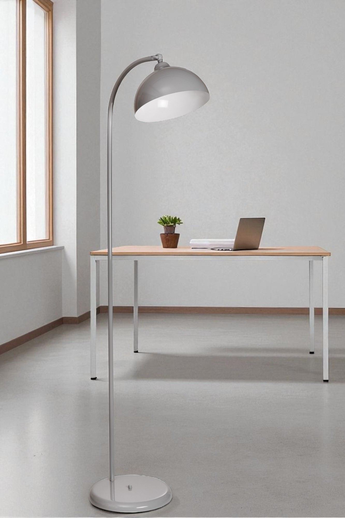 Candeeiro de Pé – 154 cm – Cinza – Metal