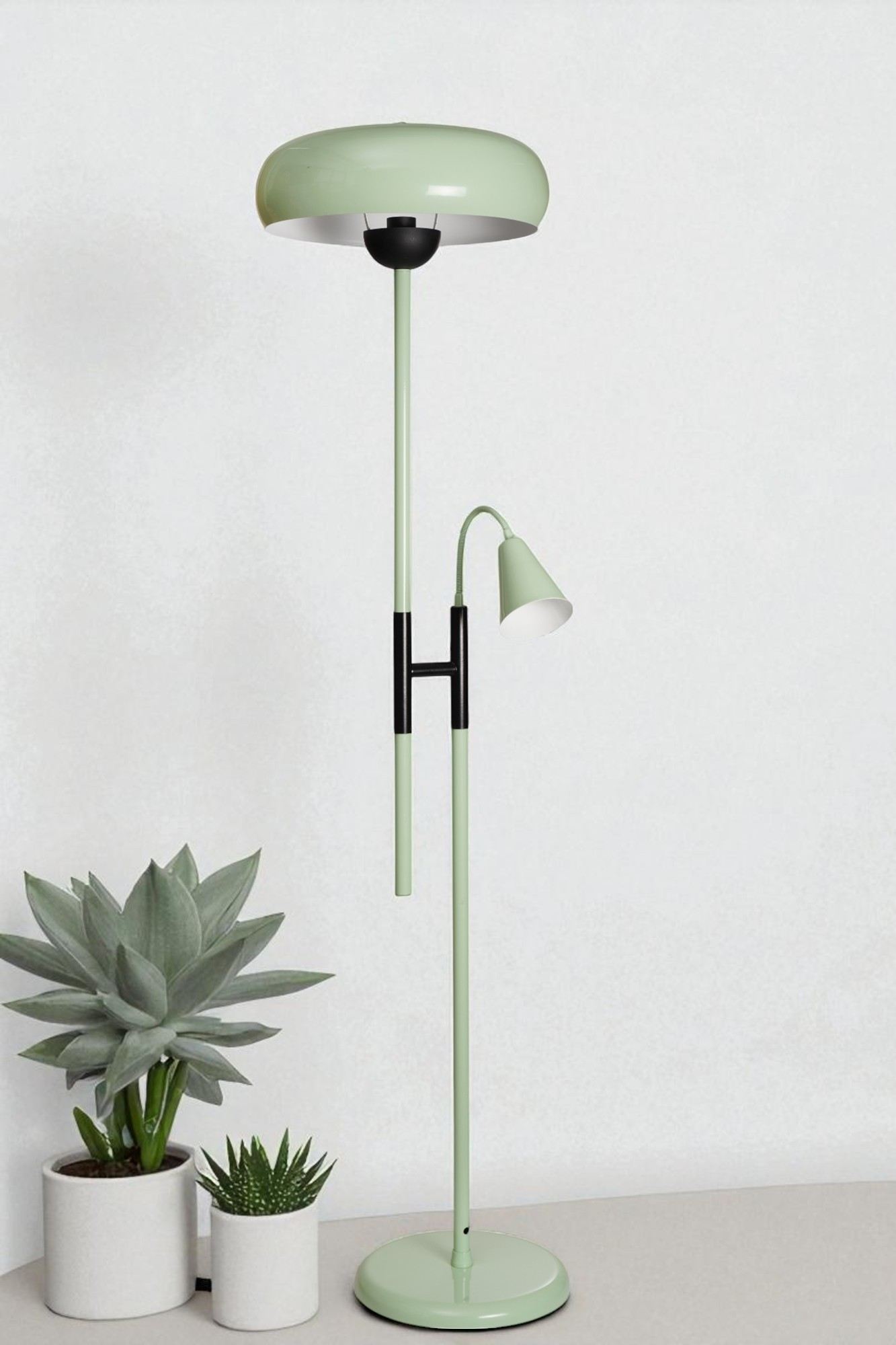 Candeeiro de Pé – 160 cm – Verde Menta e Preto – Metal