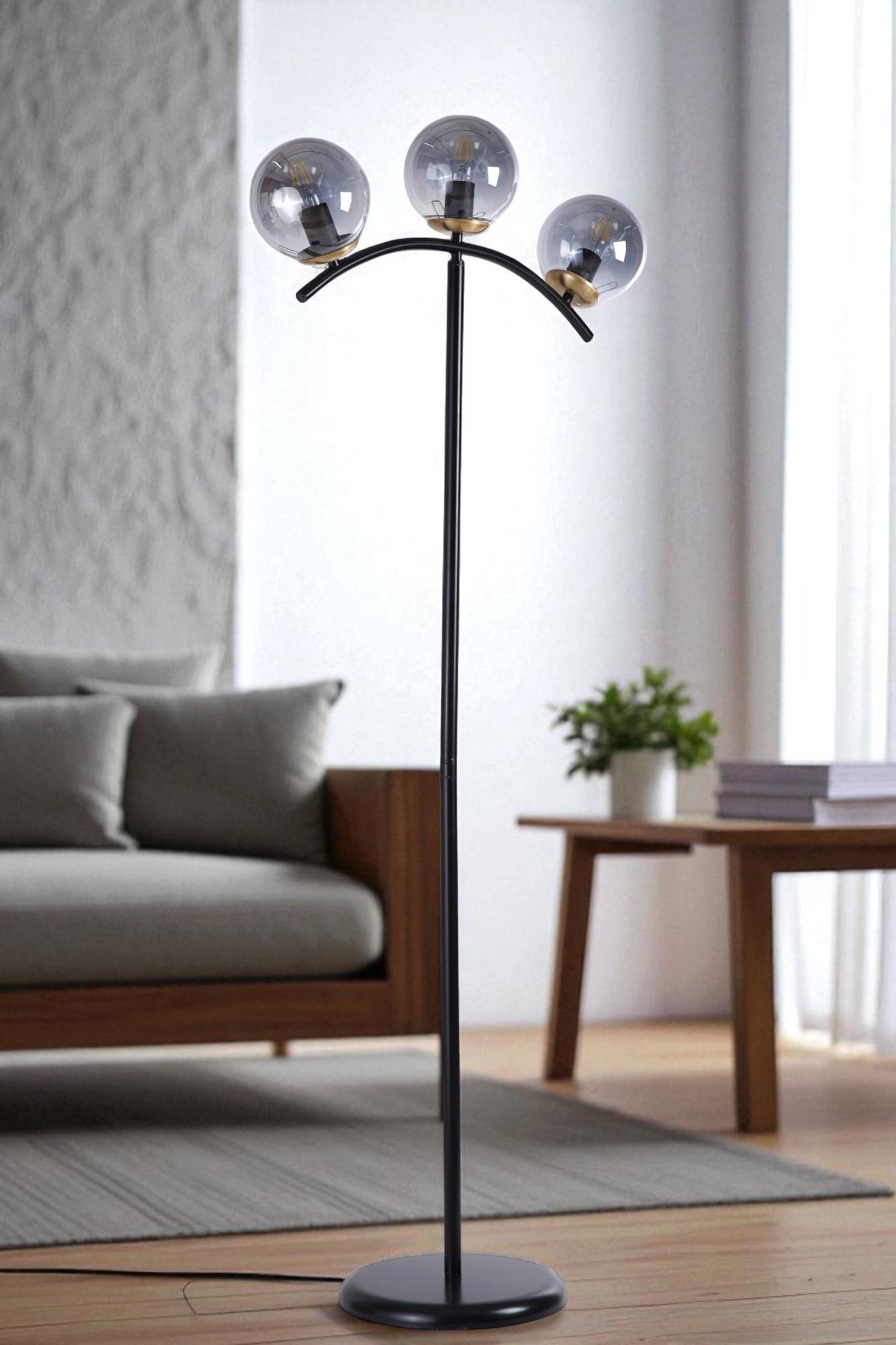 Candeeiro de Pé – 154 cm de altura – Cinza e Preto – Metal e Vidro