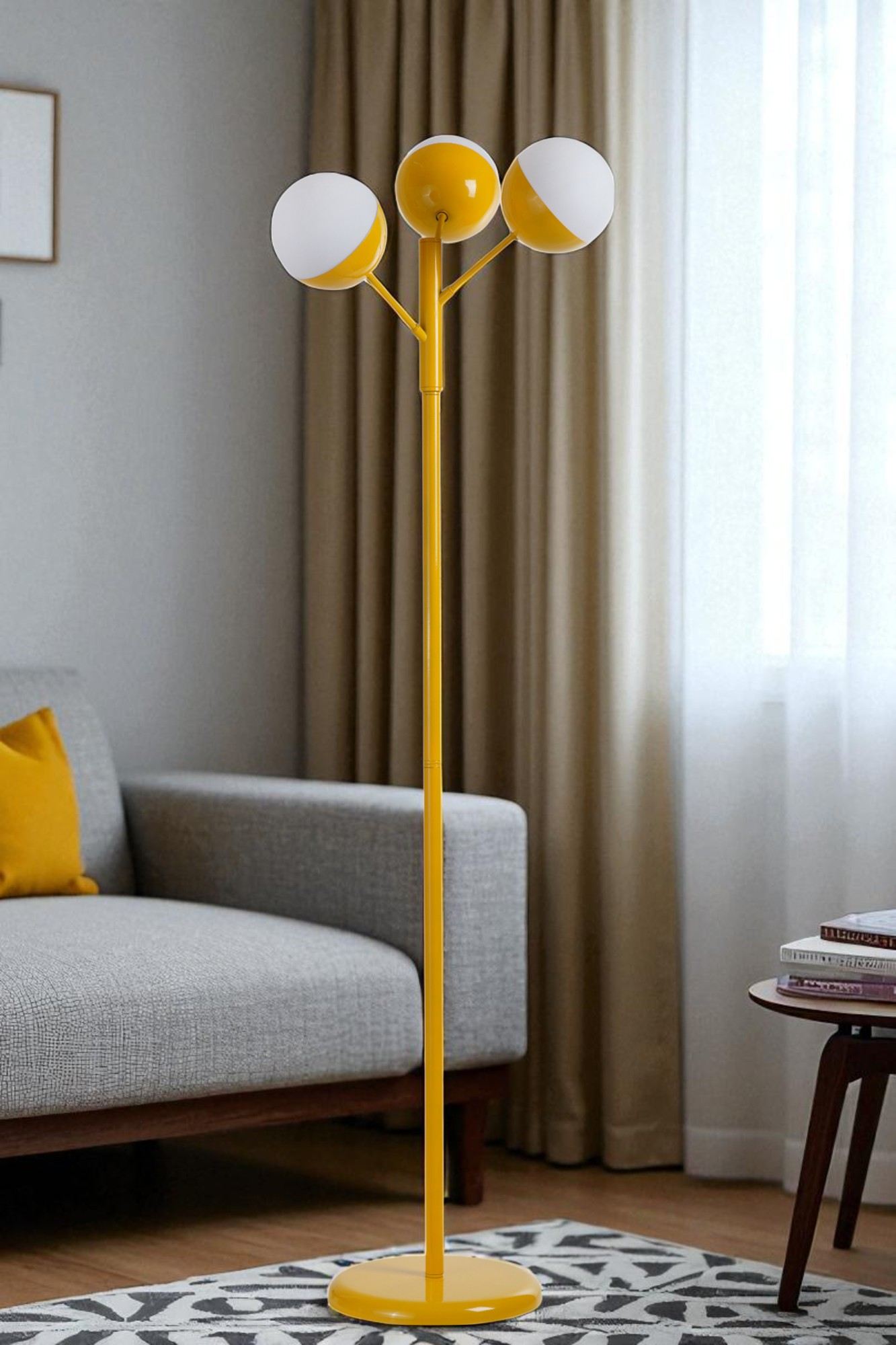 Candeeiro de Pé – 163 cm de altura – branco e mostarda – metal e vidro