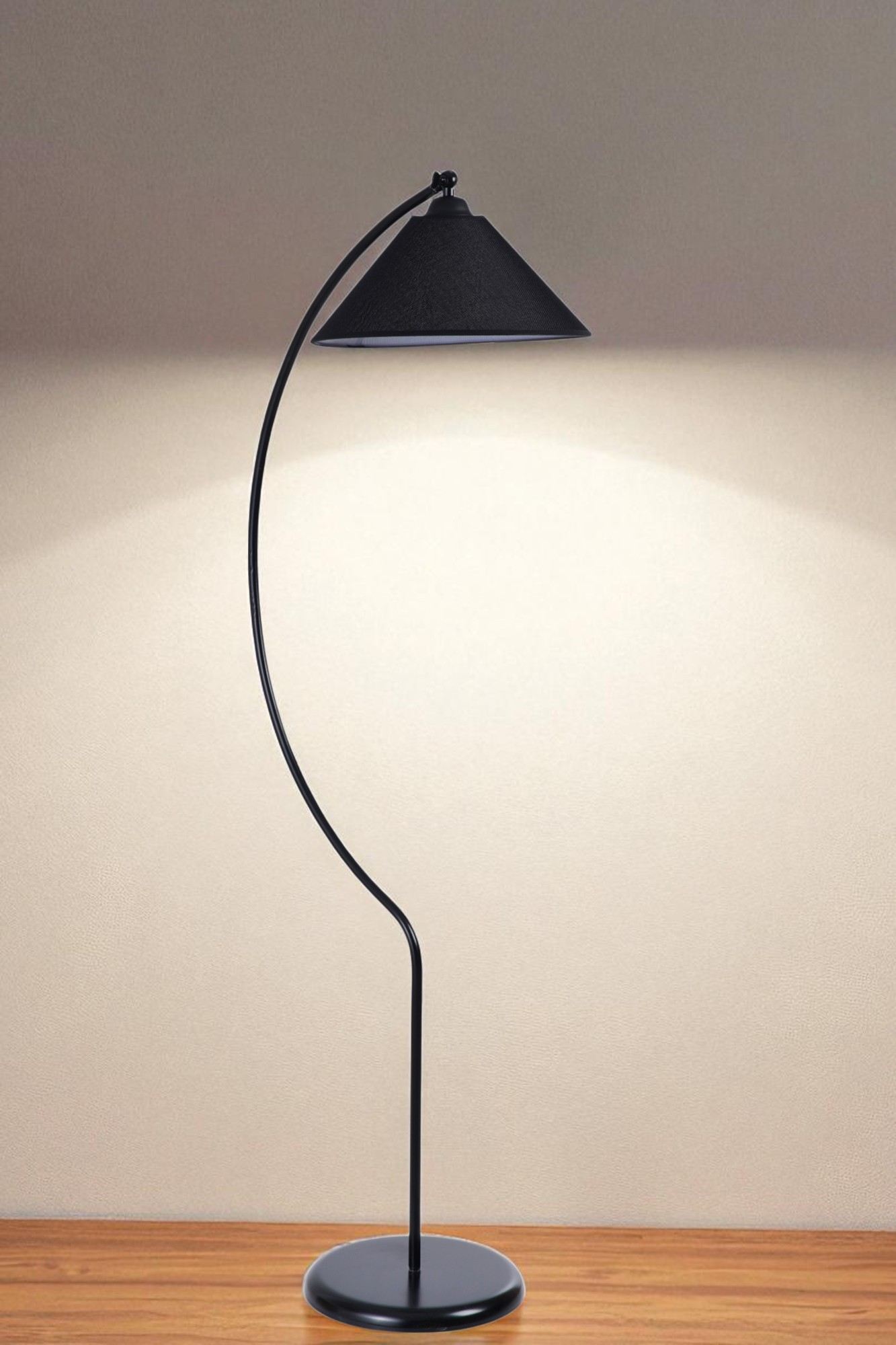 Candeeiro de Pé – 150 cm altura – Preto – Metal