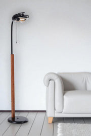 Candeeiro de Pé – 150 cm – Preto e Nogueira – Metal e Madeira