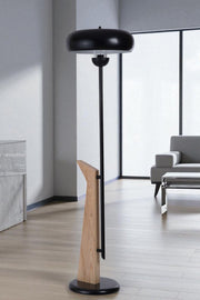 Candeeiro de Pé – 147 cm de altura – Preto e Carvalho – Metal e Madeira