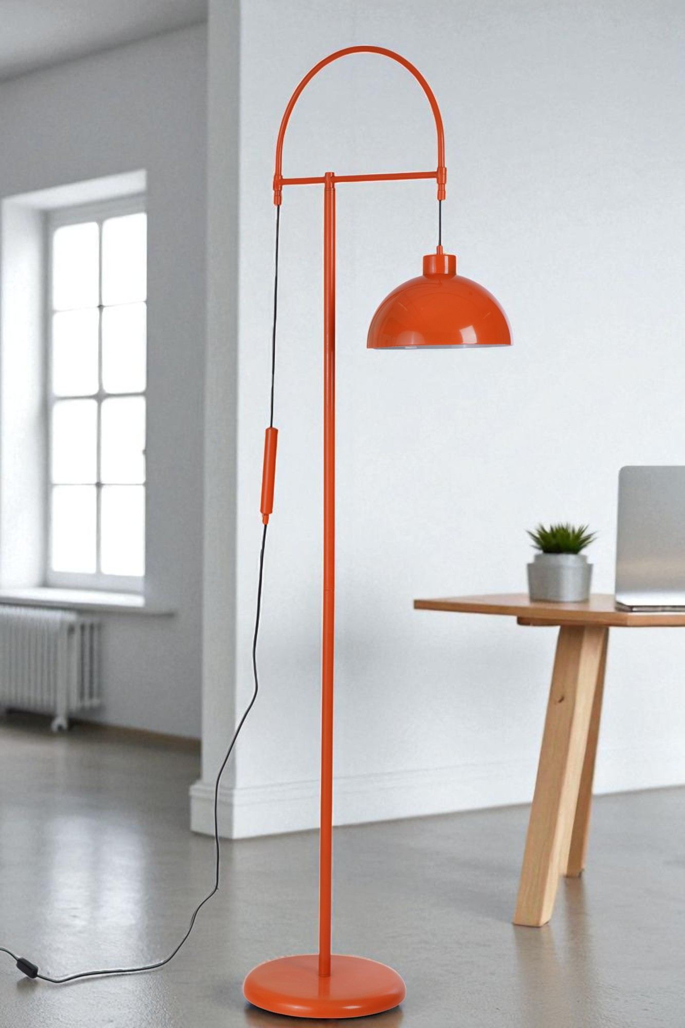 Candeeiro de Pé – 170 cm de Altura – Laranja – Metal