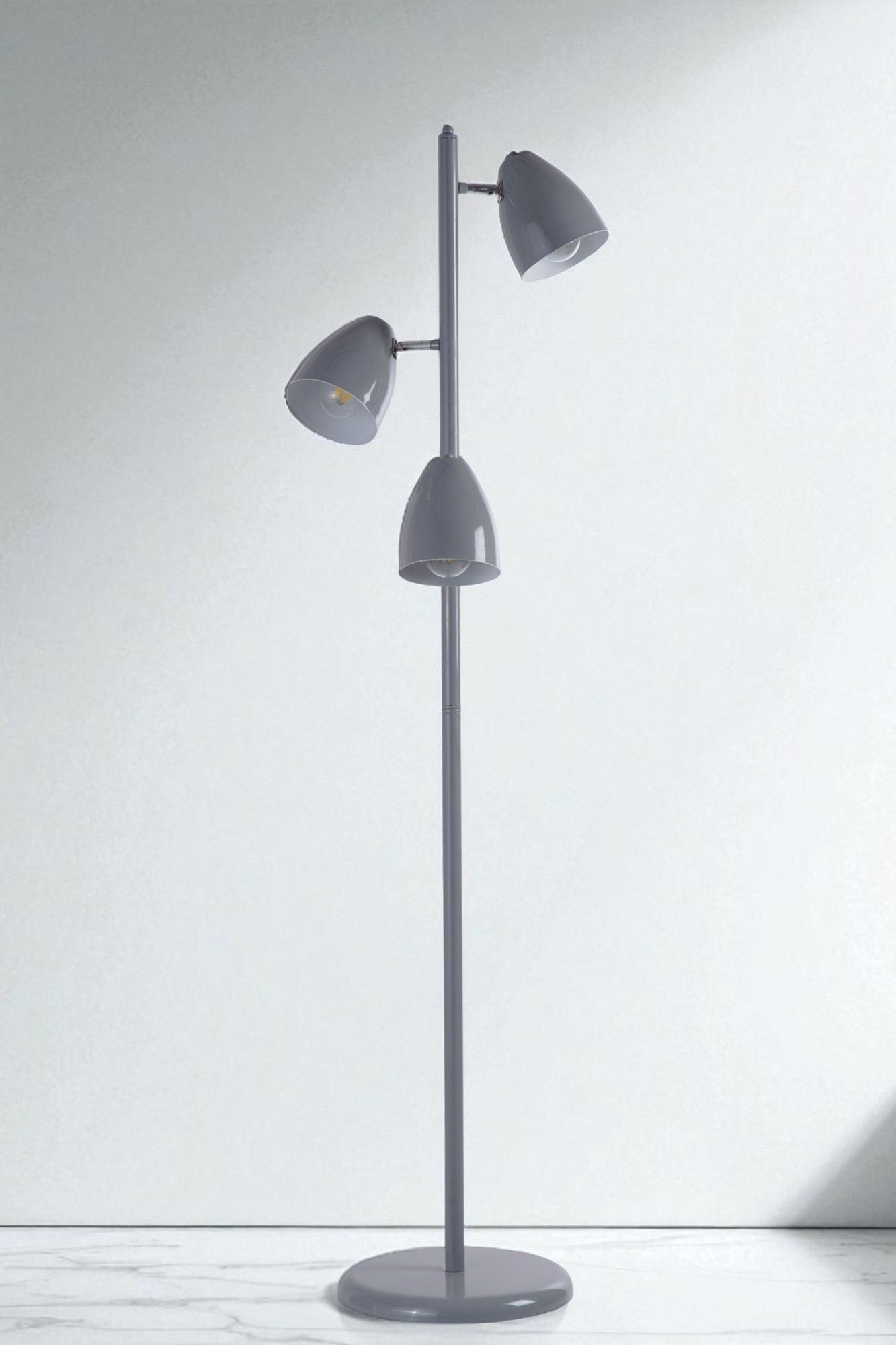 Candeeiro de Pé – 147 cm de Altura – Cinza – Metal