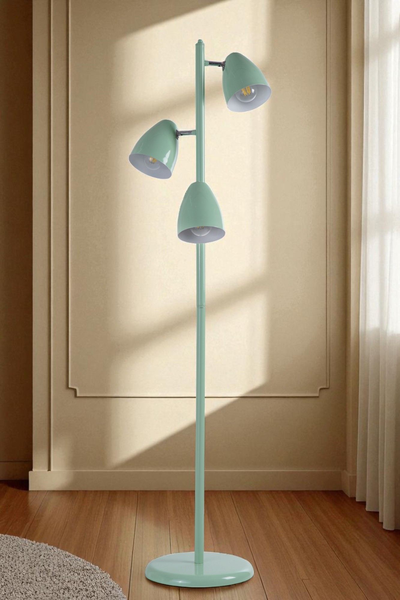 Candeeiro de Pé – 147 cm de altura – Mint – Metal