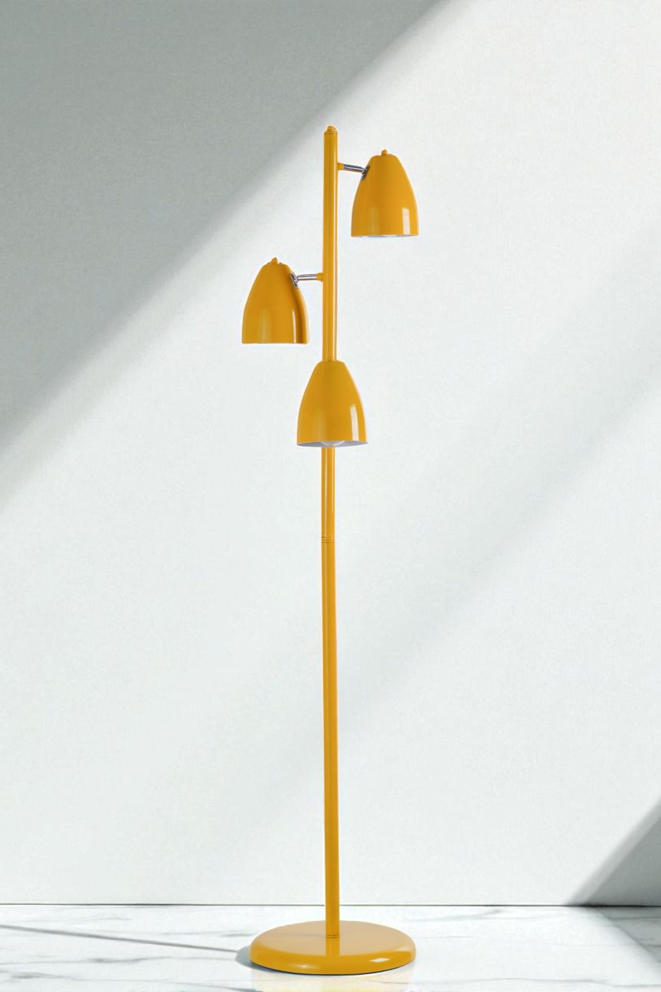 Candeeiro de Pé – 147 cm – Mostarda – Metal
