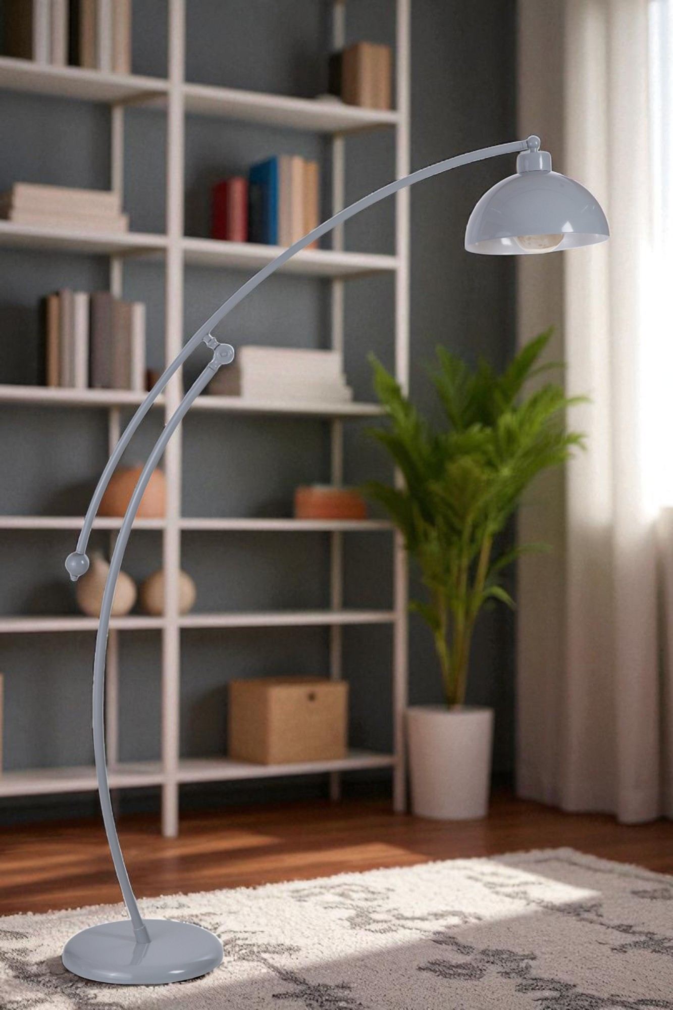 Candeeiro de Pé – 155 cm de Altura – Cinza – Metal