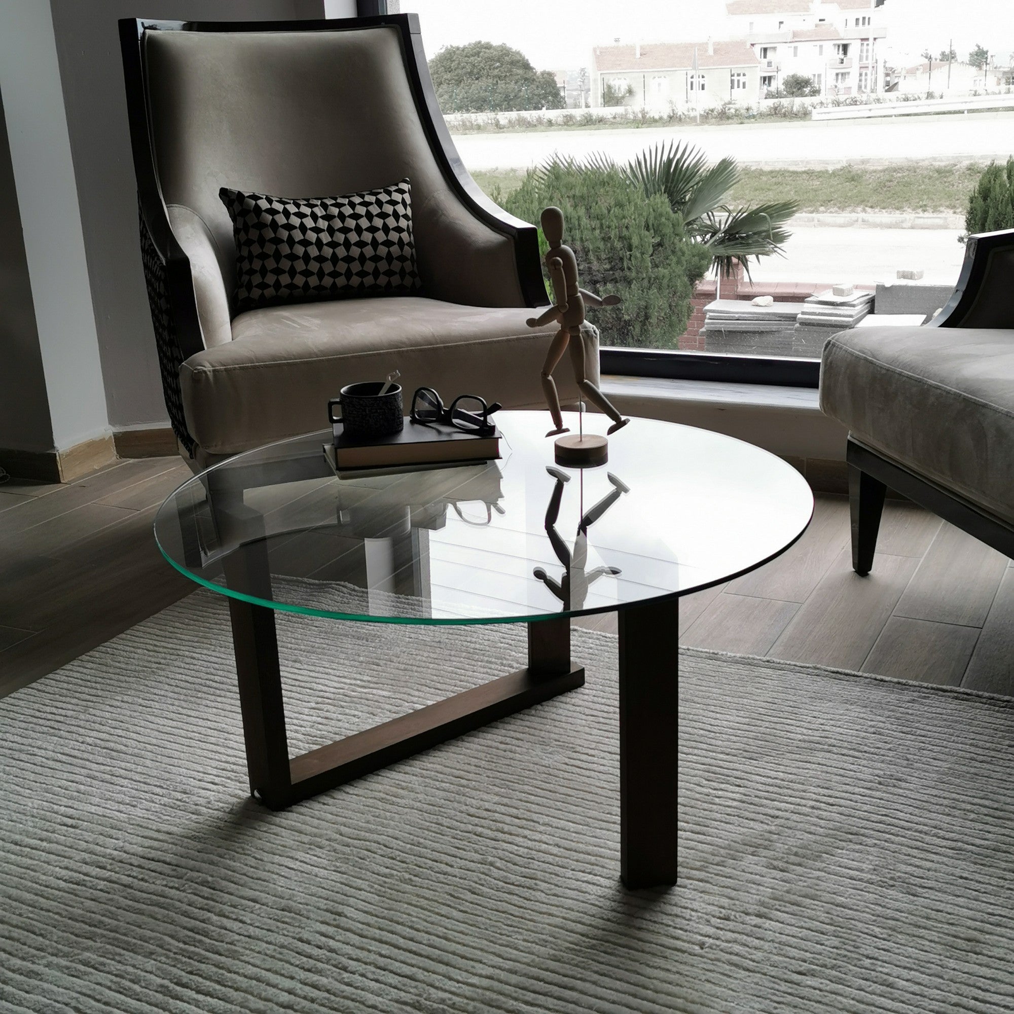 Mesa de Centro Moderna, Cor Nogueira, 80 x 80 x 41 cm | Estrutura 100% Madeira Maciça e Vidro Temperado, 6 mm de Espessura | Elegante para Casas Rústicas e Tradicionais