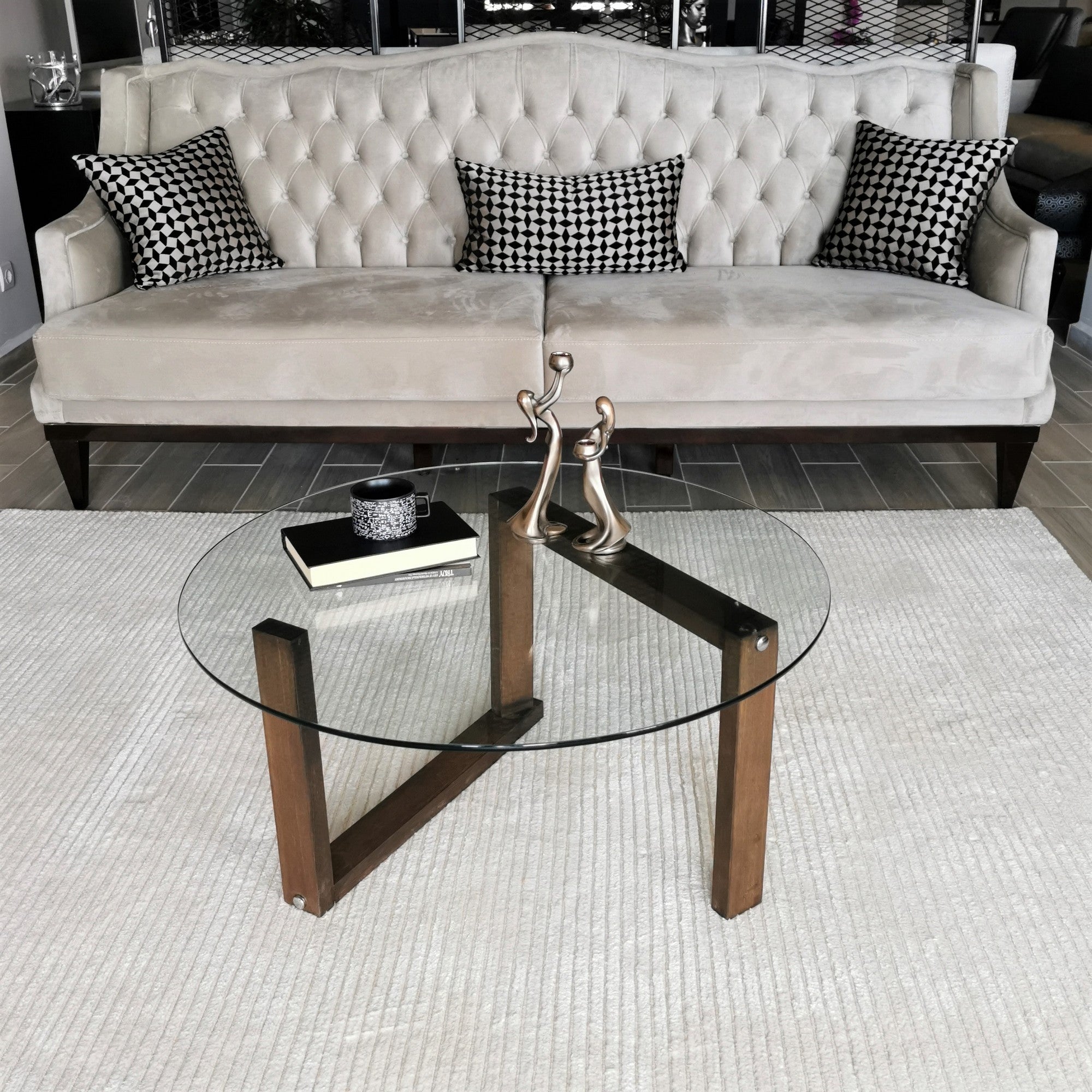 Mesa de Centro Moderna, Cor Nogueira, 80 x 80 x 41 cm | Estrutura 100% Madeira Maciça e Vidro Temperado, 6 mm de Espessura | Elegante para Casas Rústicas e Tradicionais