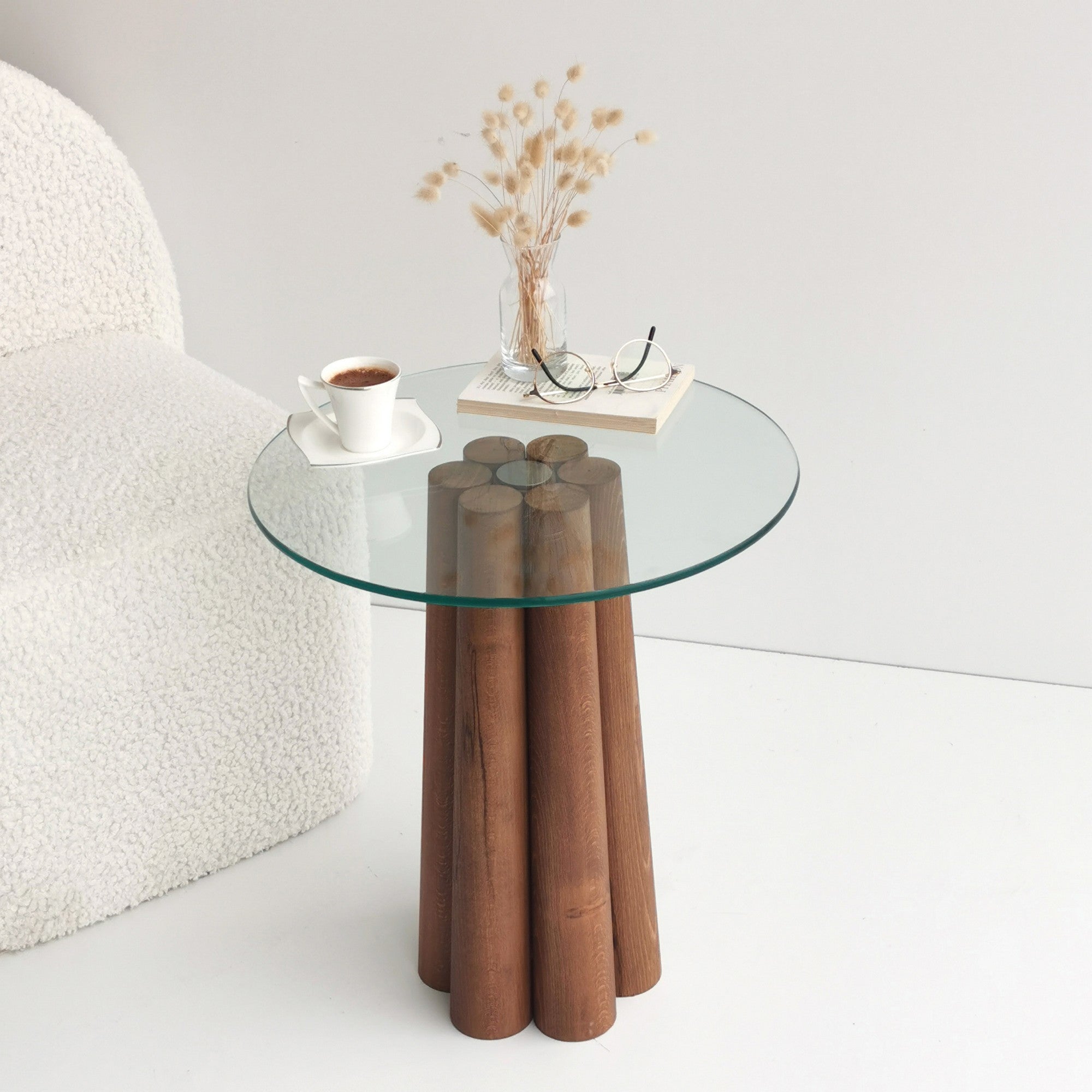 Mesa de Centro Moderna, Cor Nogueira, 45 x 50 x 50 cm | 100% Madeira Maciça de Pinho e Estrutura de Vidro Temperado, 8 mm de Espessura | Design Rústico Escandinavo, Montada