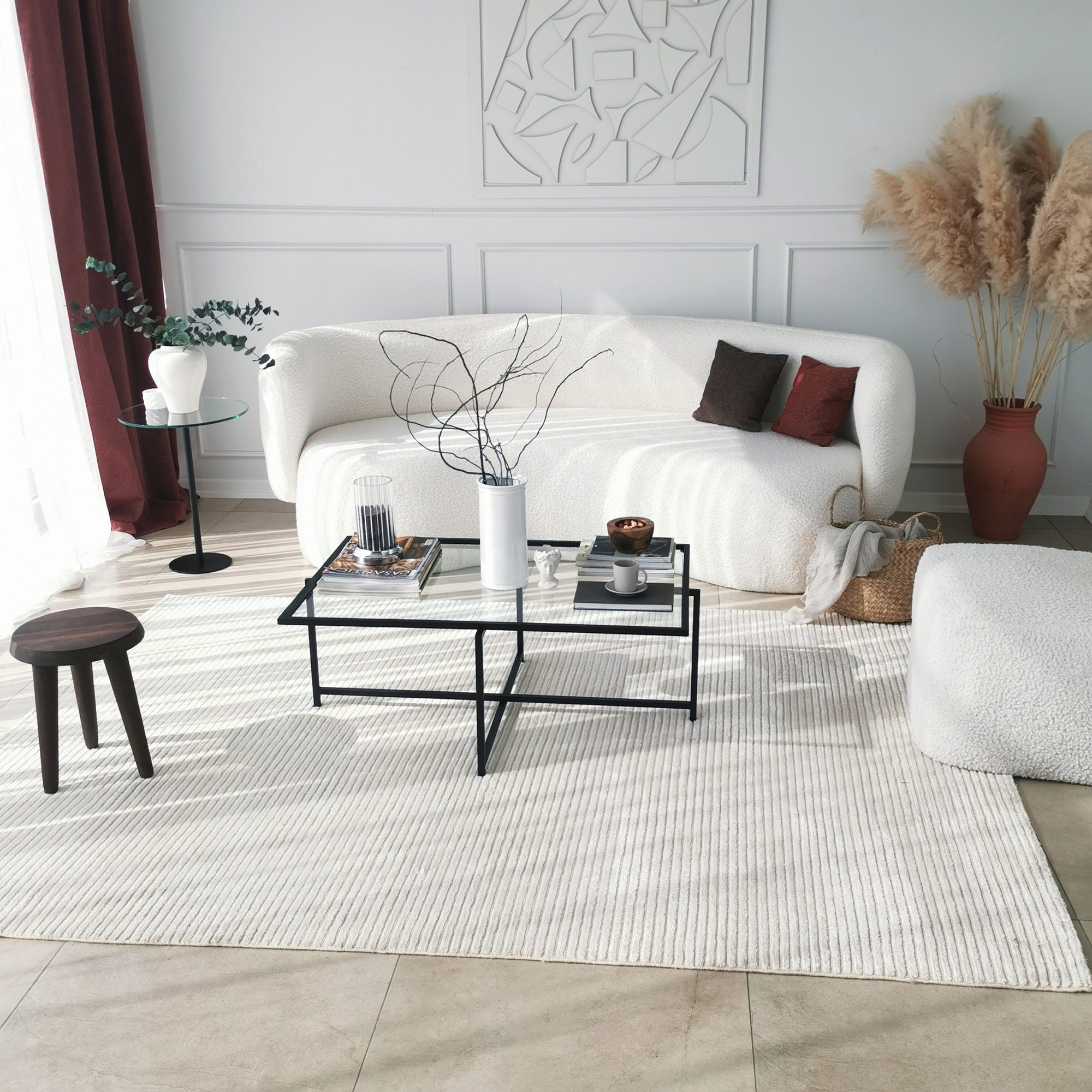 Mesa de Centro Moderna com Tampo 100% em Vidro Temperado e Pernas em Metal Preto, 94 x 35 x 64 cm | Resistente a Manchas, Design Industrial para Espaços de Convivência Elegantes