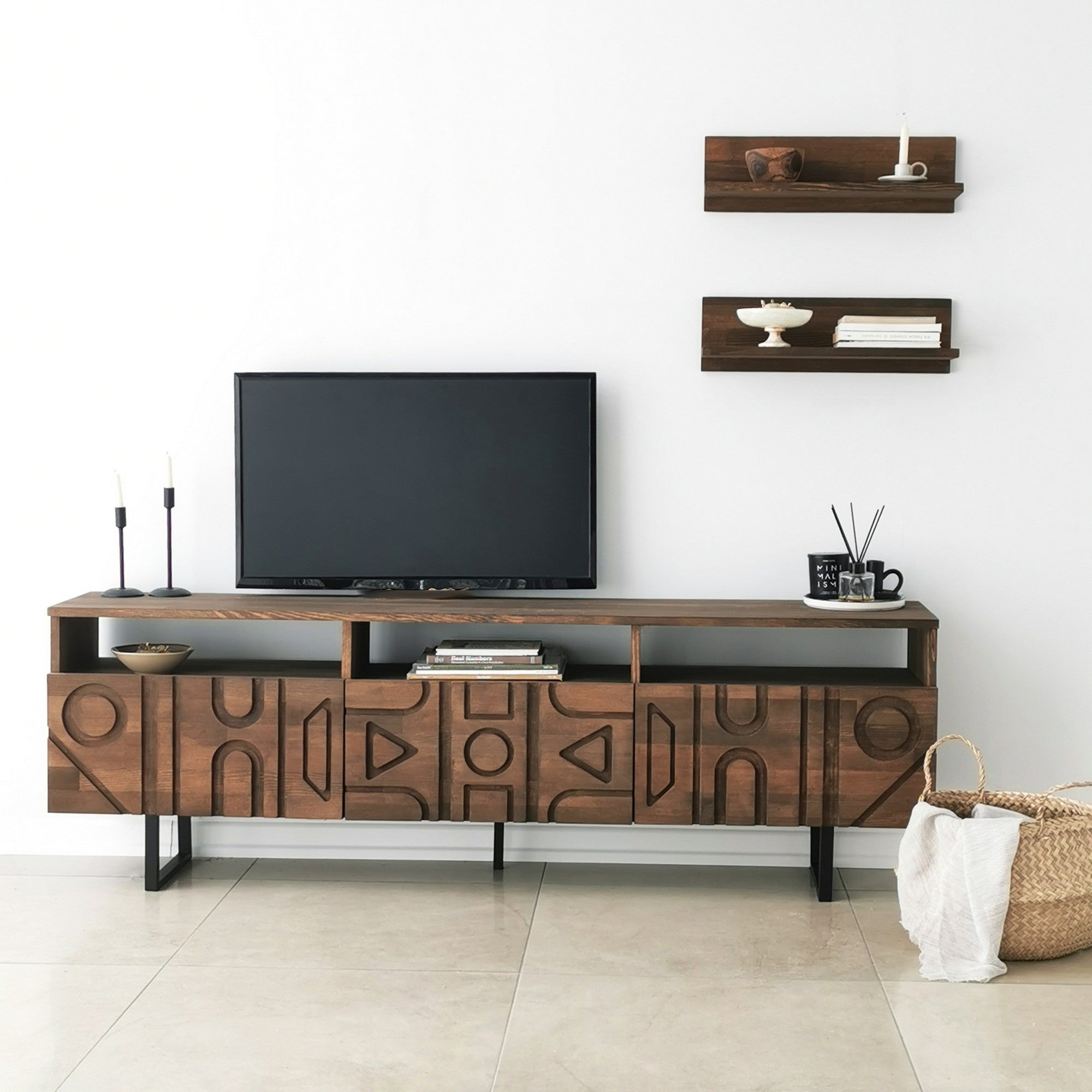 Móvel de TV rústico em nogueira com estrutura de metal, 100% madeira maciça de pinho, pés antibacterianos e antiferrugem | 170 x 40 x 30 cm | Elegante e funcional para espaços modernos