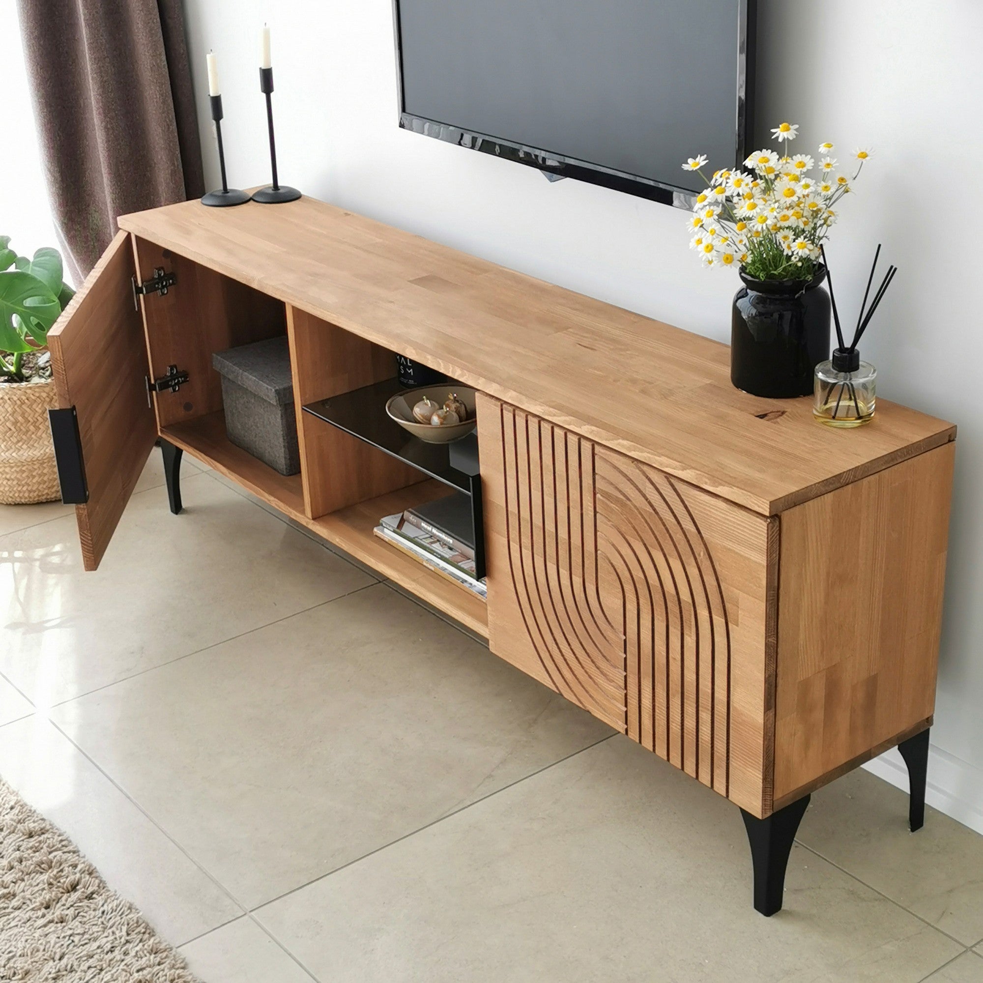 Móvel de TV rústico em carvalho com estrutura de metal, 100% madeira maciça de pinho, pés antibacterianos e antiferrugem | 150 x 30 x 40 cm | Elegante e funcional para espaços modernos