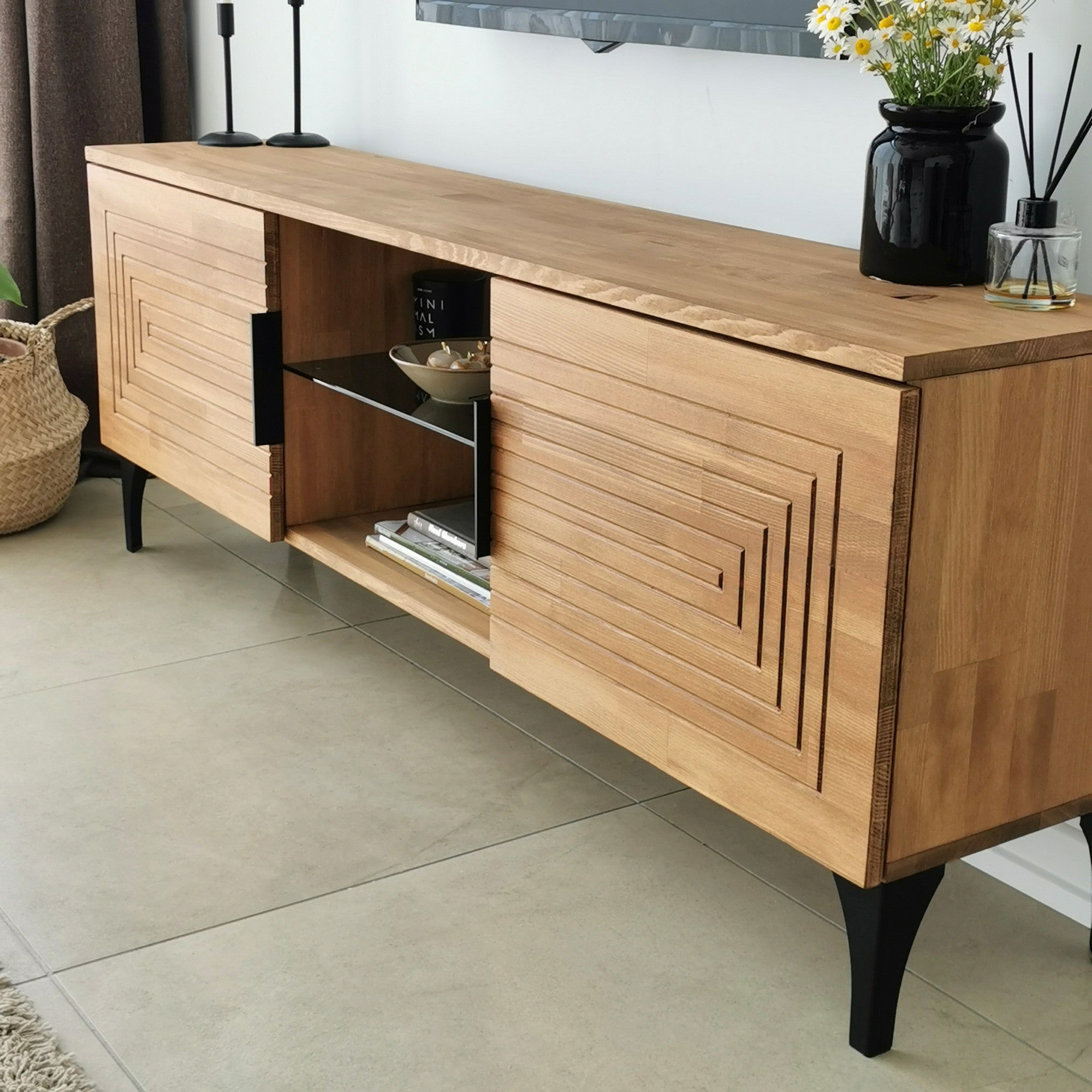 Móvel de TV rústico em carvalho com estrutura de metal, 100% madeira maciça de pinho, pés antibacterianos e antiferrugem | 150 x 30 x 40 cm | Elegante e funcional para espaços modernos