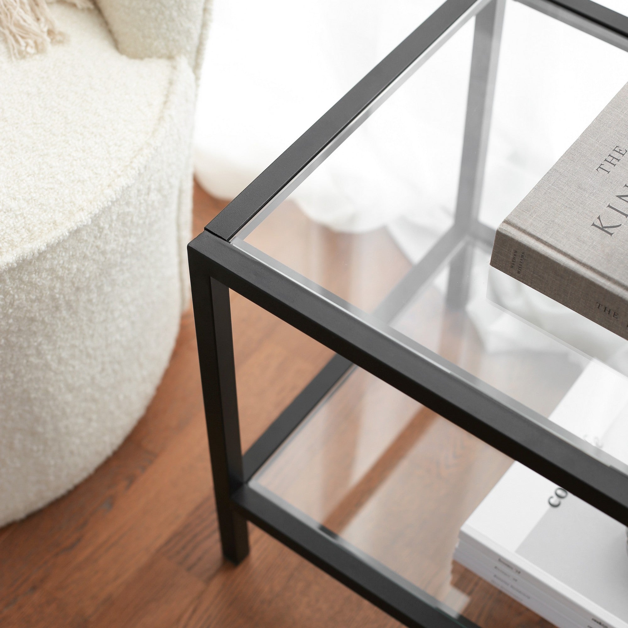 Móvel de TV moderno com estrutura de vidro temperado 100% e metal, preto fosco, 130 x 45 x 40 cm | Montável na parede, várias prateleiras, design industrial