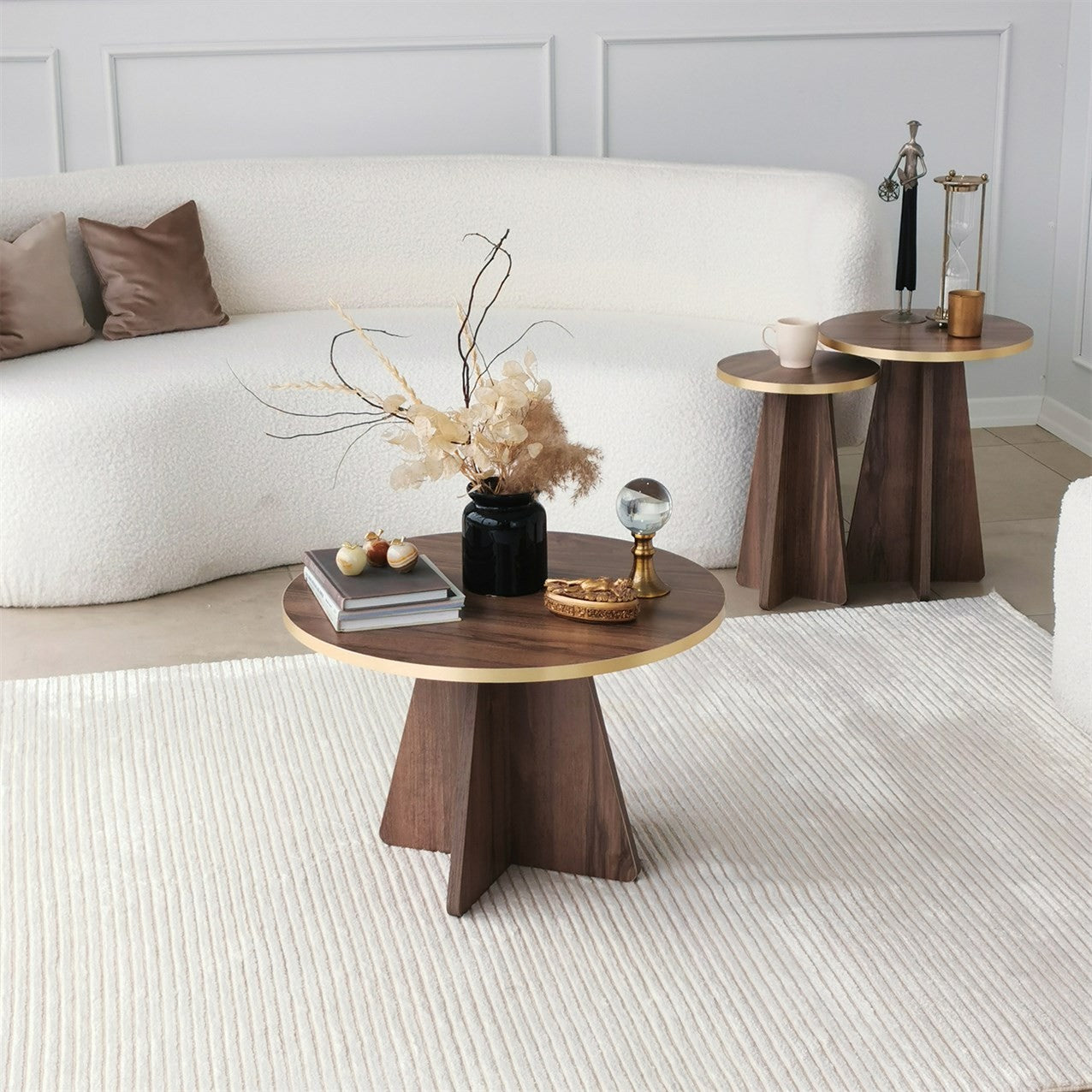 Mesa de Centro Elegante, Dourado e Nogueira, 60 x 40 x 60 cm | Aglomerado 100% Melamina, 18 mm de Espessura, Bordas em PVC | Elegante e Funcional para Espaços de Convivência