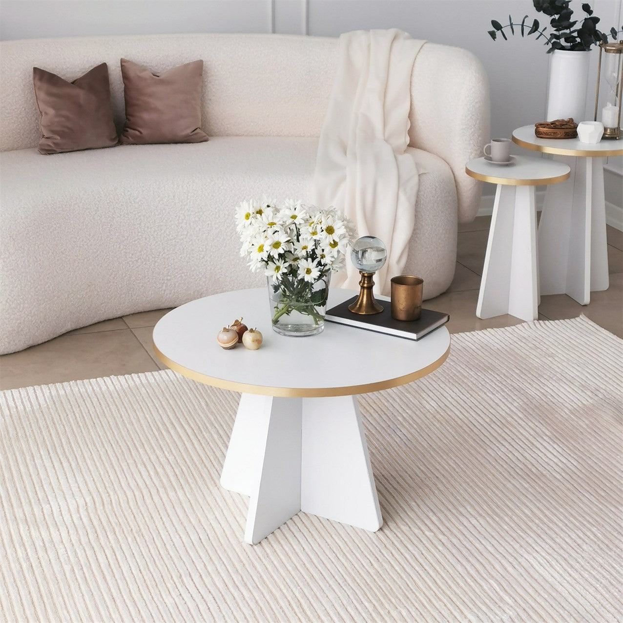Mesa de Centro Elegante em Dourado e Branco, 60 x 40 x 60 cm | Aglomerado 100% Melamina, 18 mm de Espessura, Bordas em PVC | Design Elegante e Funcional para Espaços Modernos