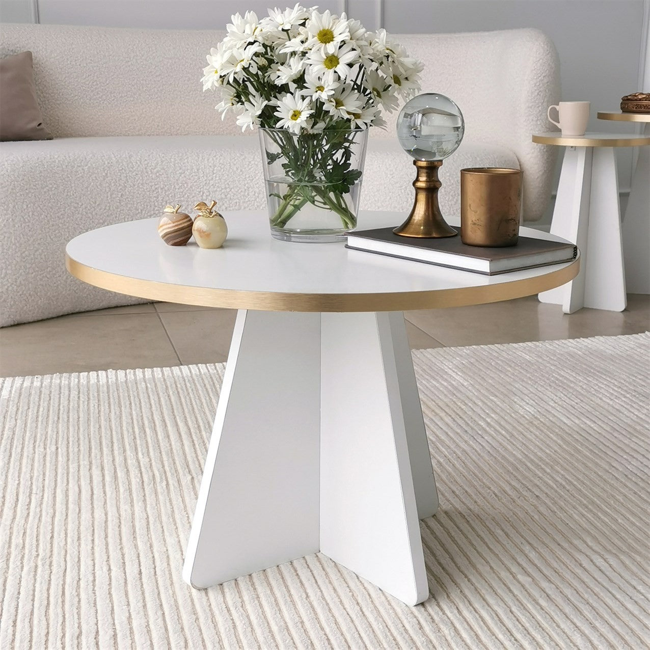 Mesa de Centro Elegante em Dourado e Branco, 60 x 40 x 60 cm | Aglomerado 100% Melamina, 18 mm de Espessura, Bordas em PVC | Design Elegante e Funcional para Espaços Modernos