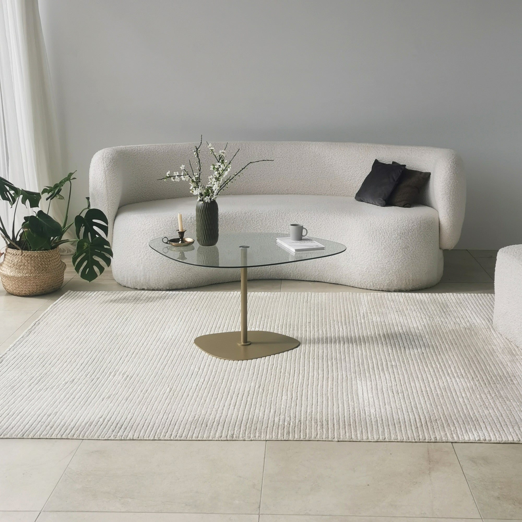 Mesa de Centro Elegante com Tampo de Vidro Temperado, 85 x 67 x 40 cm, Pés de Metal, Acabamento Transparente e Dourado | Design Moderno e Elegante para Sala de Estar