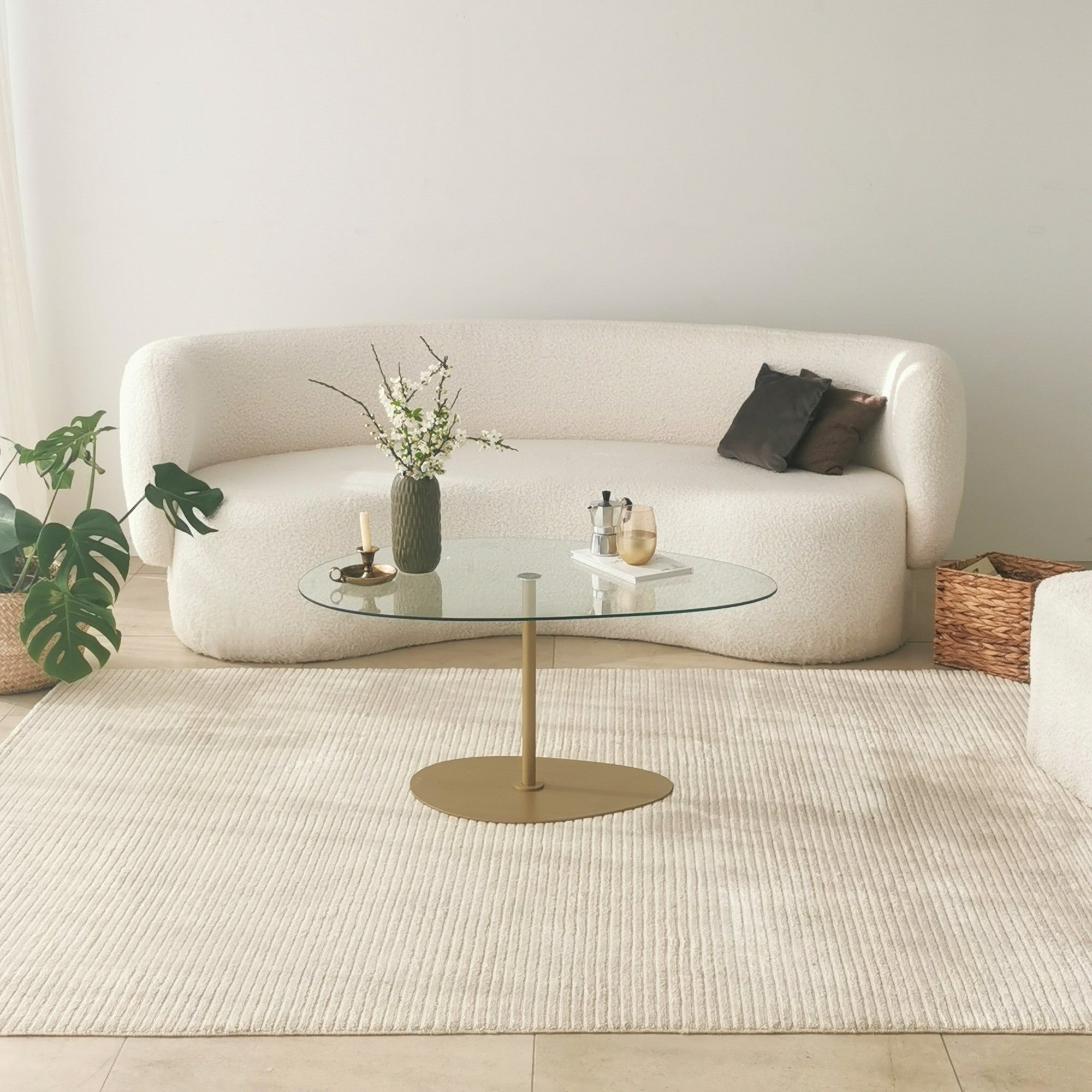 Mesa de centro elegante com tampo de vidro temperado, 90 x 60 x 40 cm | Design elegante transparente e dourado | Pernas de metal resistentes | Fácil montagem necessária