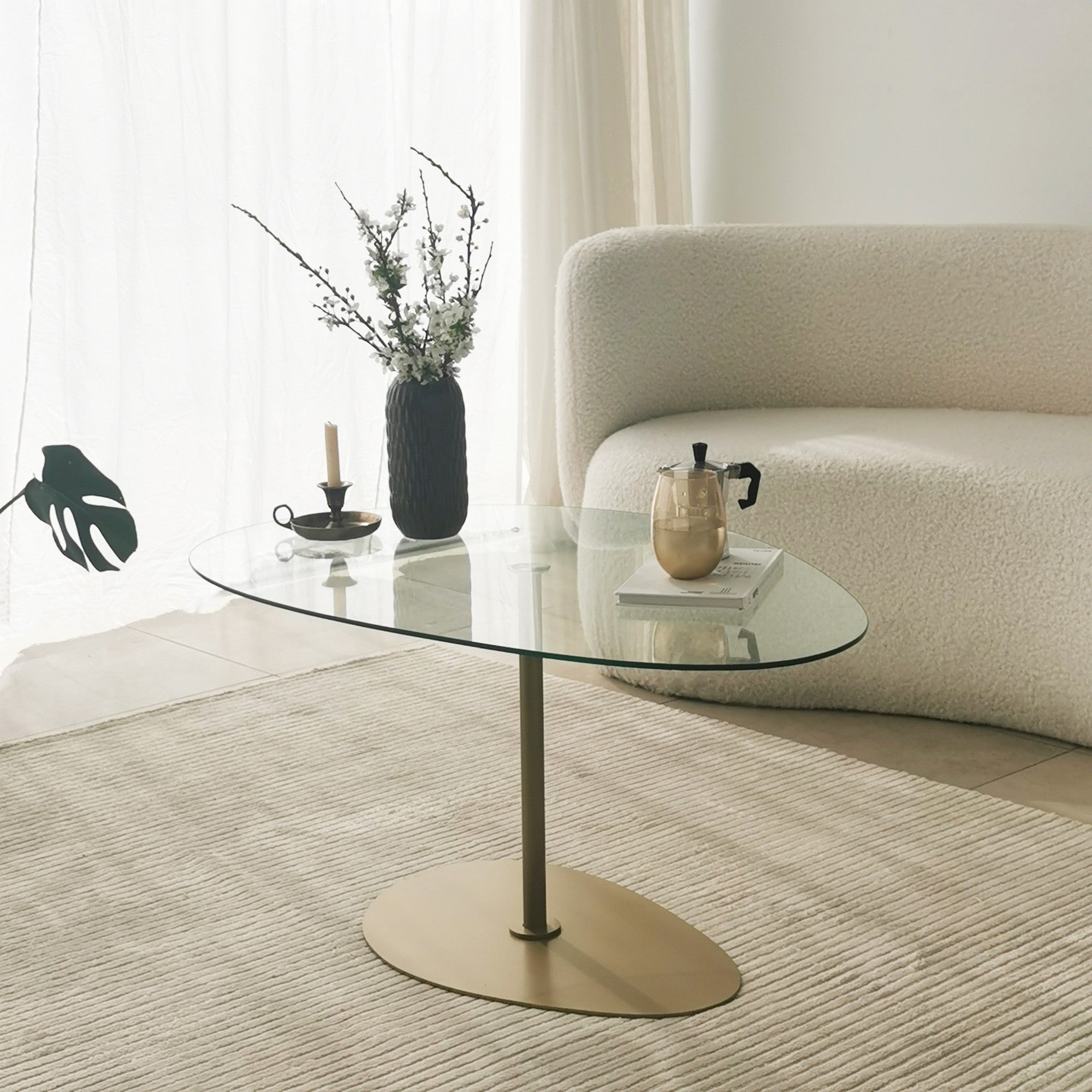 Mesa de centro elegante com tampo de vidro temperado, 90 x 60 x 40 cm | Design elegante transparente e dourado | Pernas de metal resistentes | Fácil montagem necessária