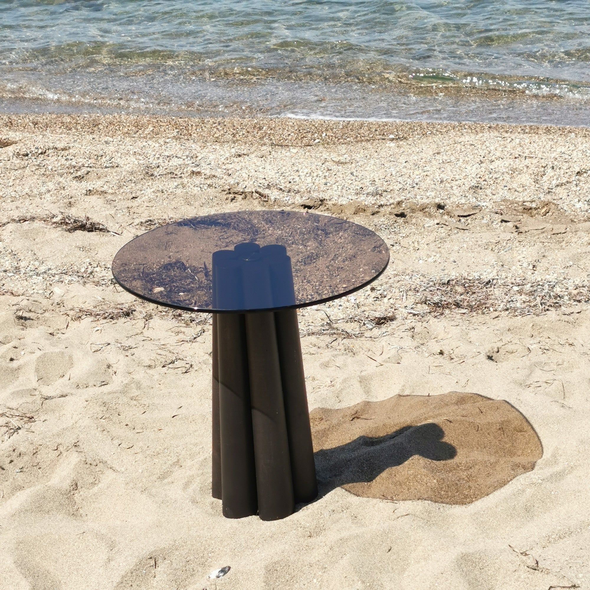 Mesa de centro elegante, 50 cm x 50 cm x 50 cm | 100% vidro temperado e estrutura de madeira de faia | Preto e bronze | Design moderno, fácil montagem